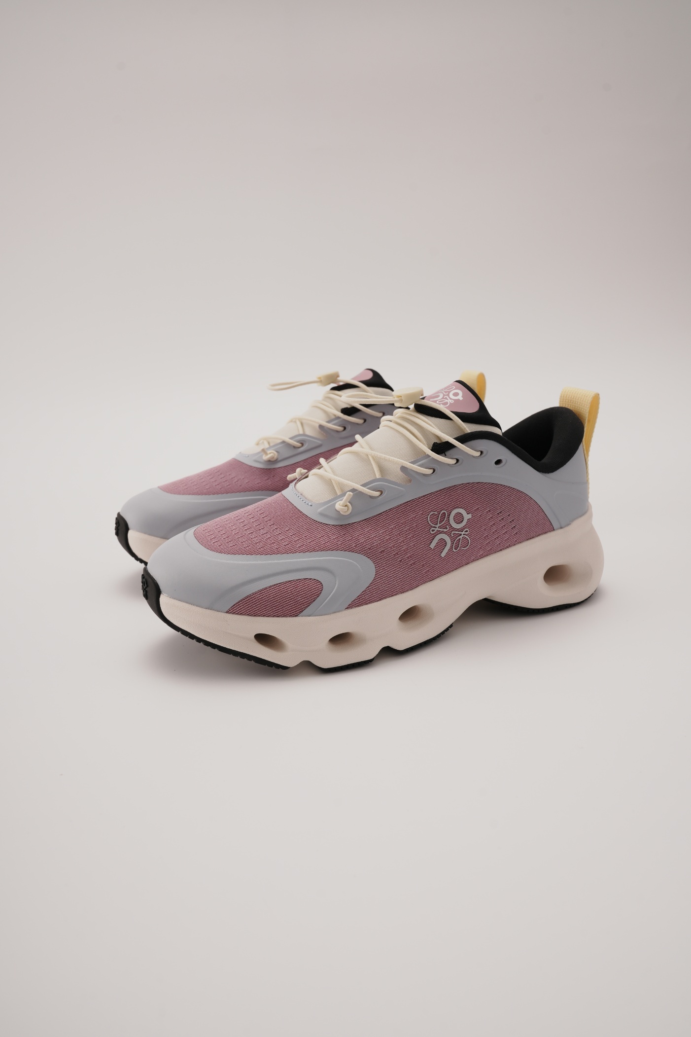 LOEWE X ON 昂跑 Cloudsolo 白粉紫 舒適跑步鞋 （女款）