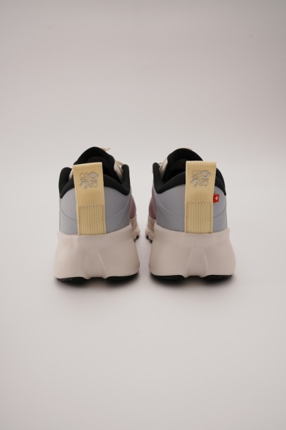 LOEWE X ON 昂跑 Cloudsolo 白粉紫 舒適跑步鞋 （女款）