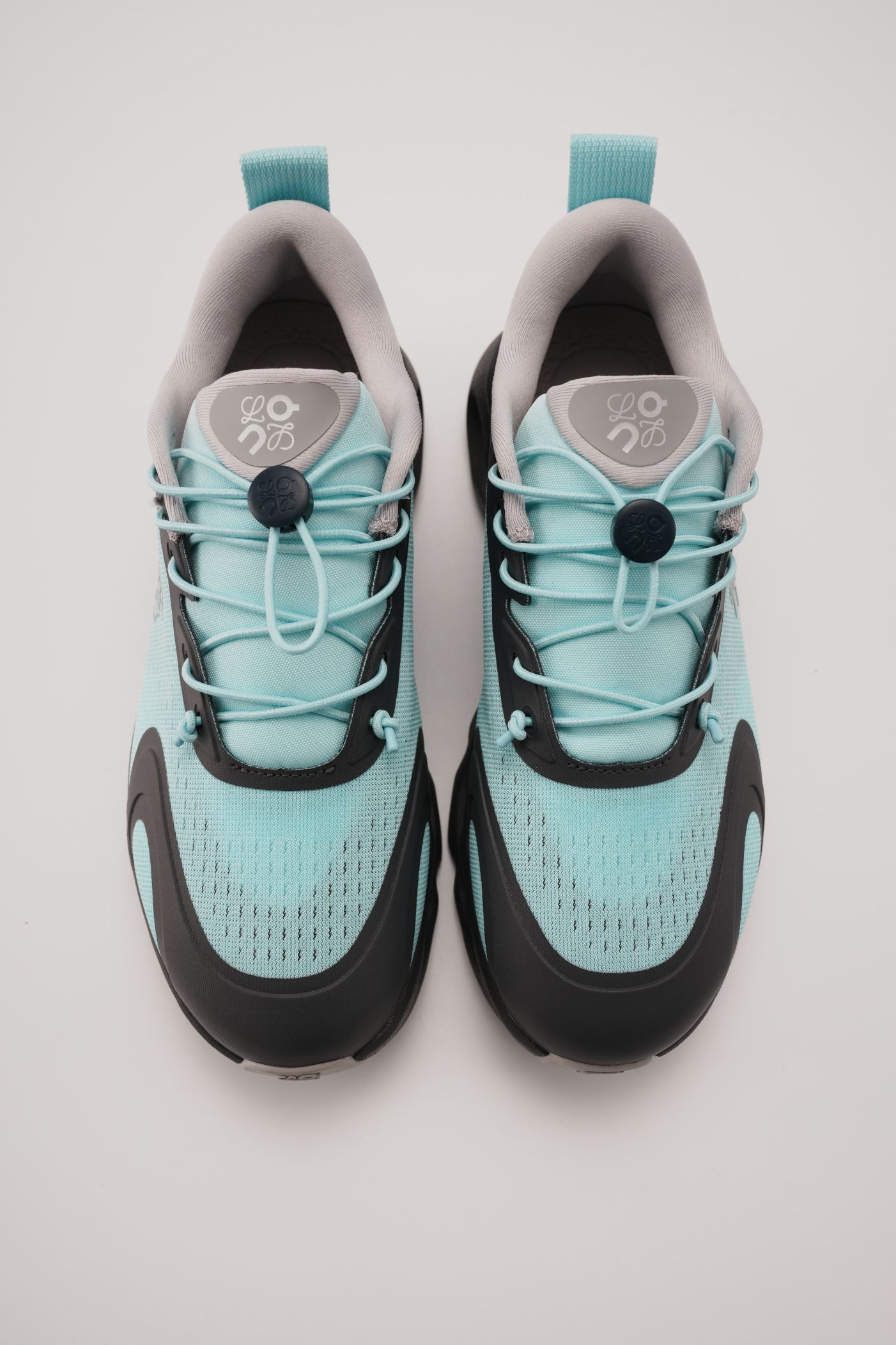 LOEWE X ON 昂跑 Cloudsolo 舒適跑步鞋 黑藍（男女同款）