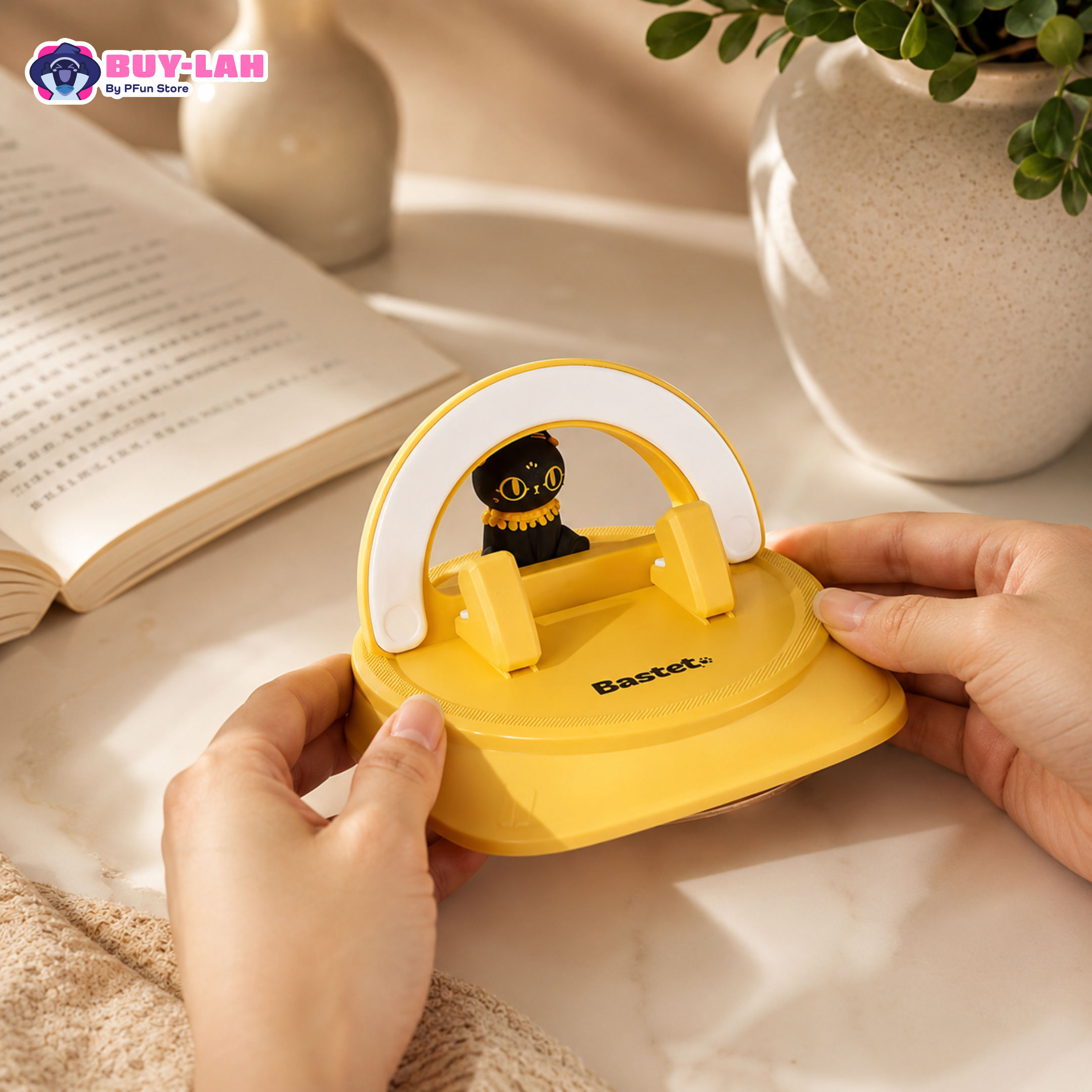 British Museum × Anderson's Cat — Mochi Cat Car Phone Holder Ornament