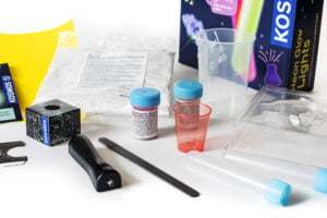 Thames & Kosmos Neon Glow Experiments Kit – STEM Science Lab Singapore – Glow‑in‑Dark Neon Chalk & UV Experiments for Kids 8+