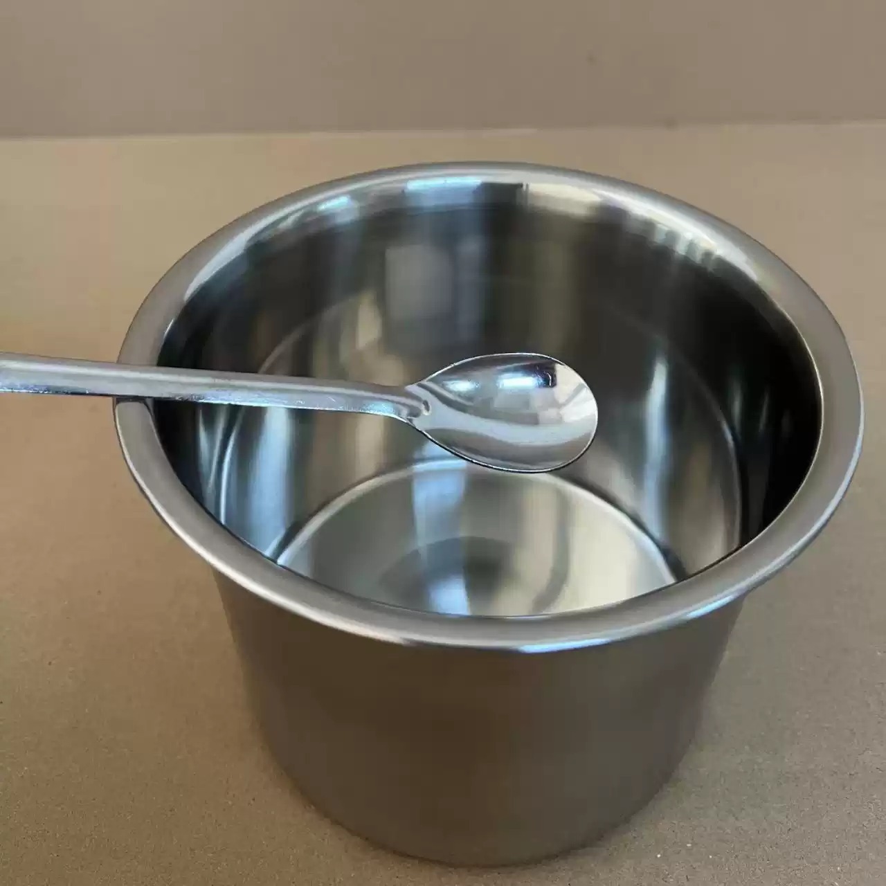 廚房附蓋帶湯匙小調味料罐