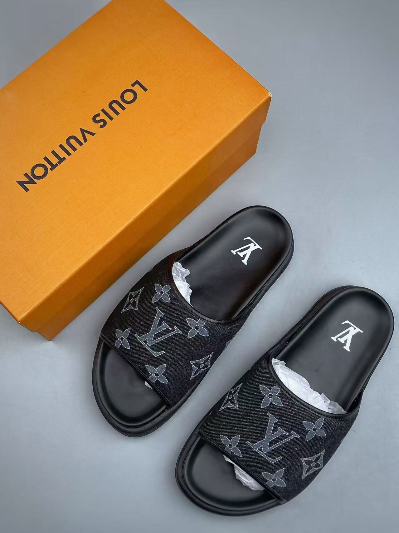 ルイ・ヴィトン「Louis Vuitton」ルイ・ヴィトン LV サンセット フラット コンフォート サンダル / スライドサンダル