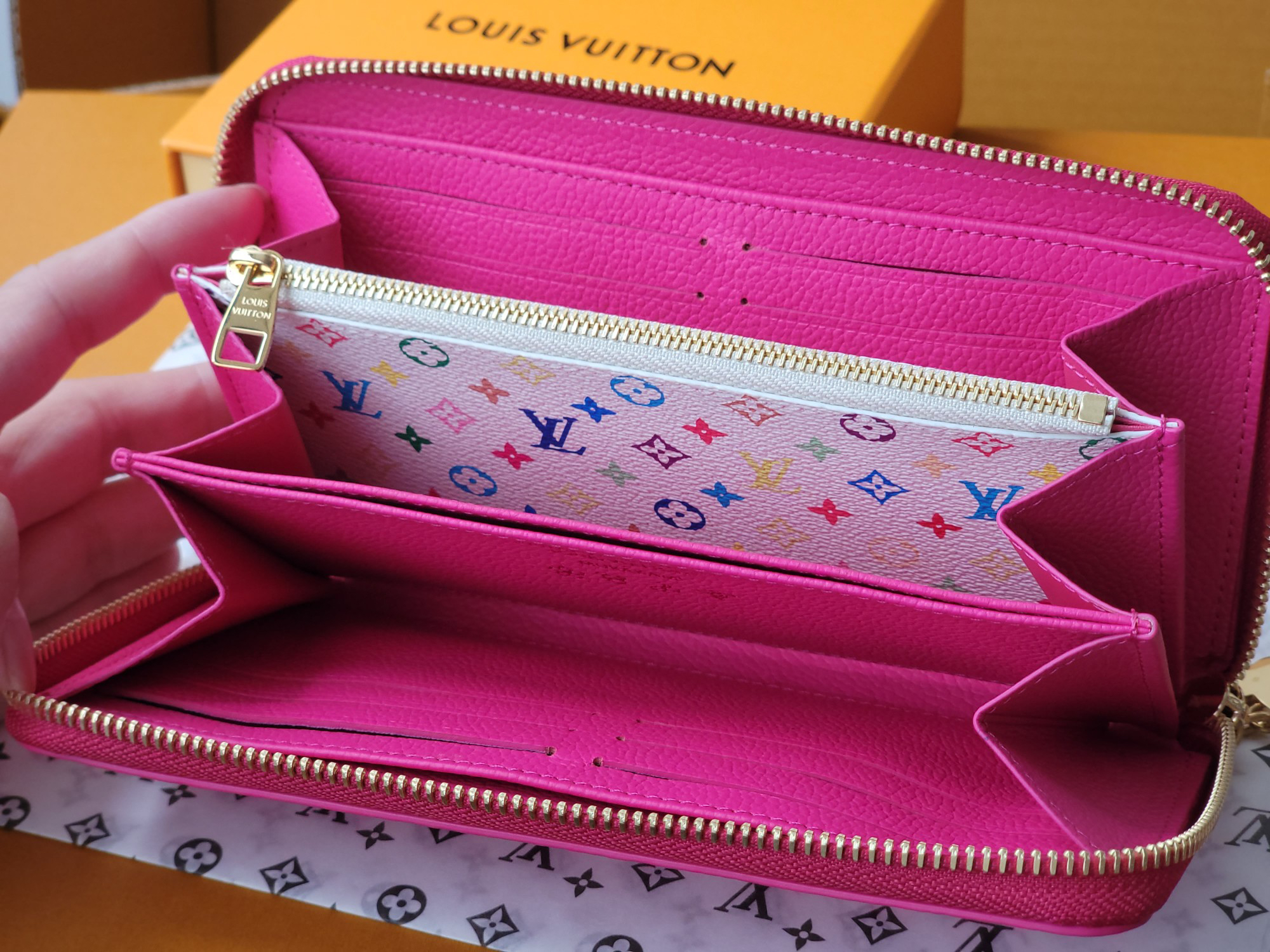 ルイ・ヴィトン「Louis Vuitton」ルイ・ヴィトン LV×TM ジッピーウォレット / 長財布