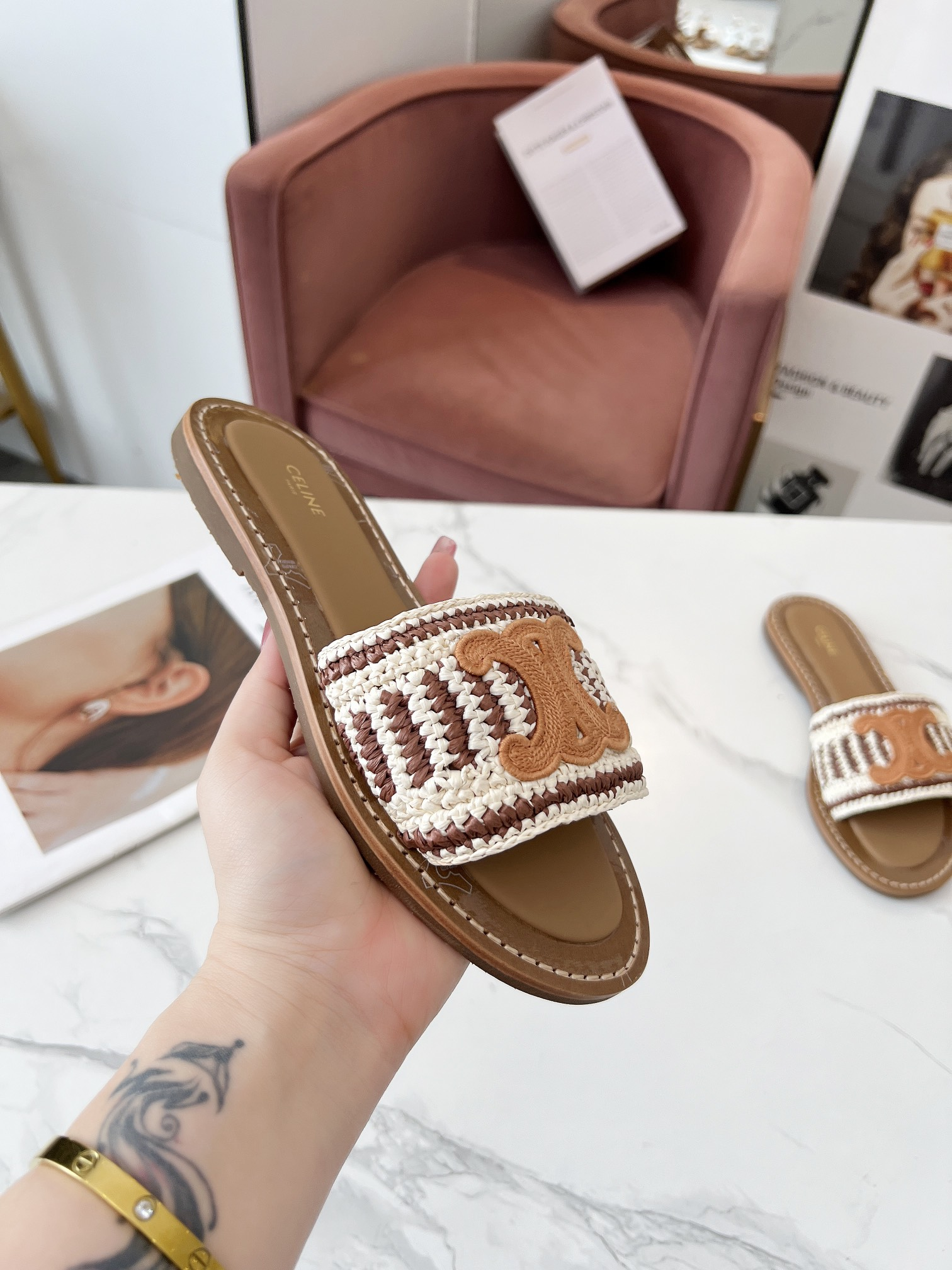 セリーヌです「CELINE」【新商品】セリーヌ トリオンフ ミュール / スライドシューズ