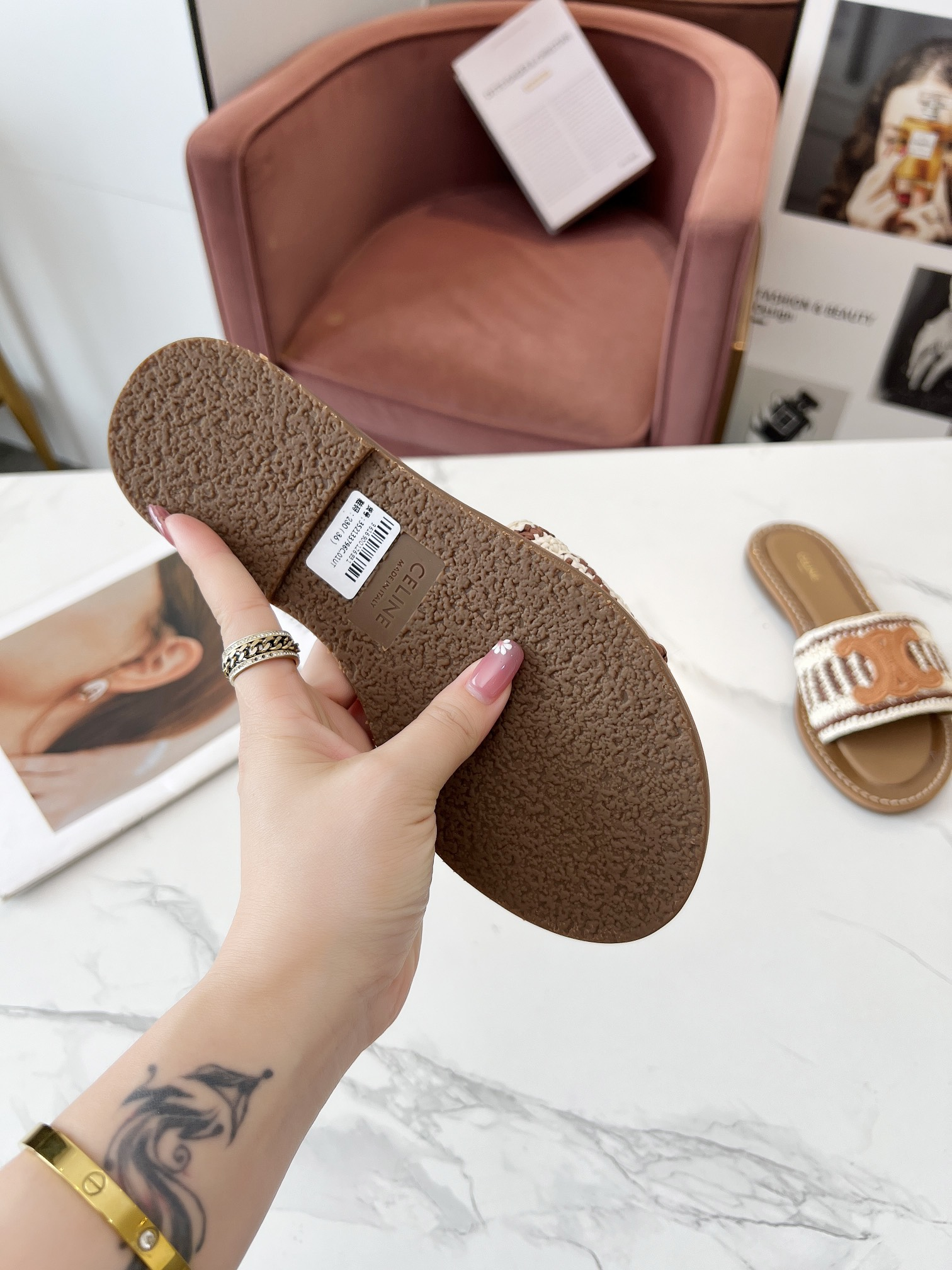 セリーヌです「CELINE」【新商品】セリーヌ トリオンフ ミュール / スライドシューズ