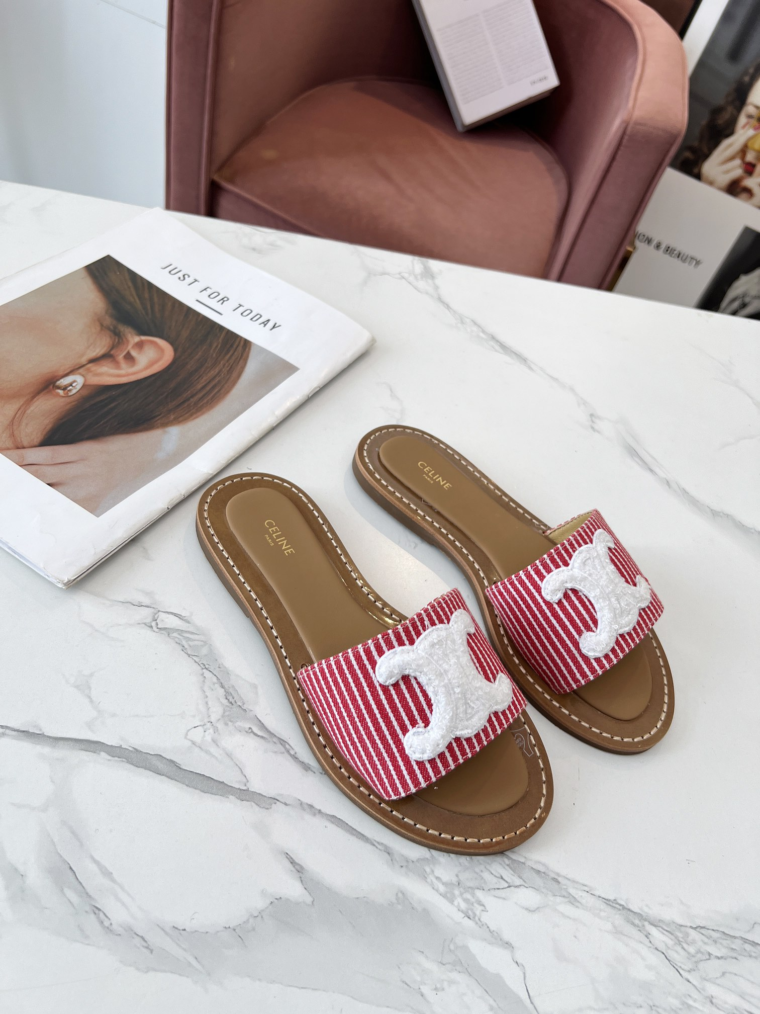 セリーヌです「CELINE」【新商品】セリーヌ トリオンフ ミュール / スライドシューズ