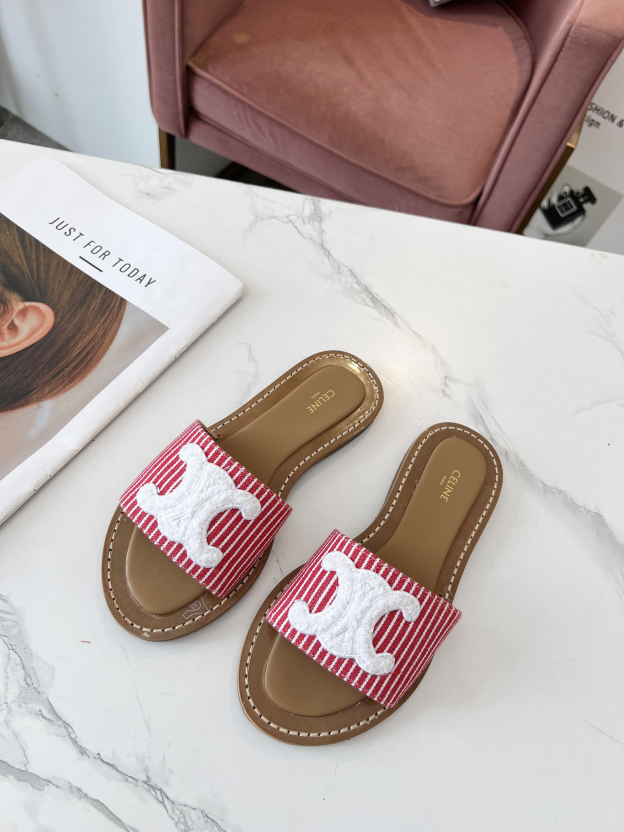 セリーヌです「CELINE」【新商品】セリーヌ トリオンフ ミュール / スライドシューズ
