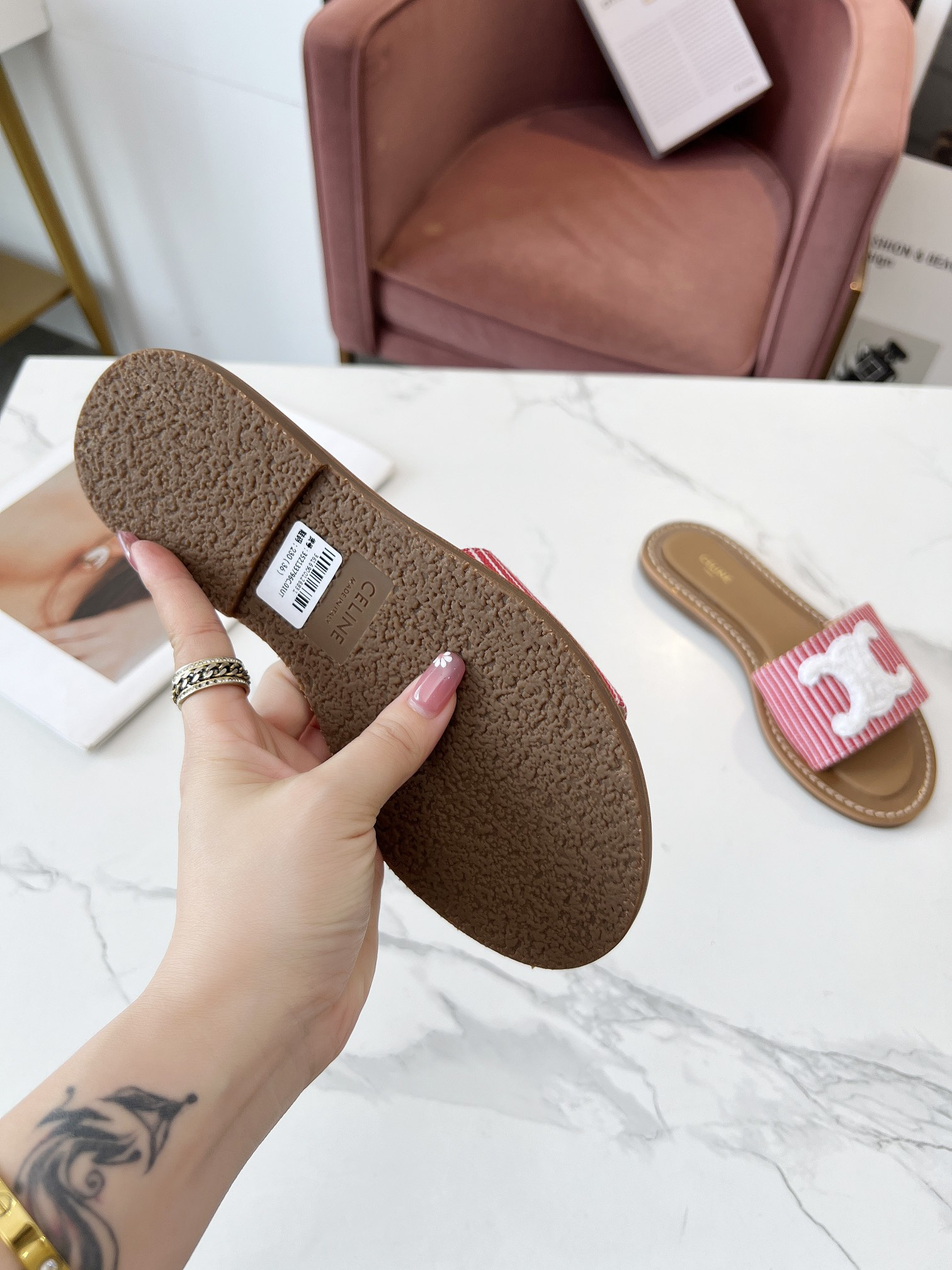 セリーヌです「CELINE」【新商品】セリーヌ トリオンフ ミュール / スライドシューズ