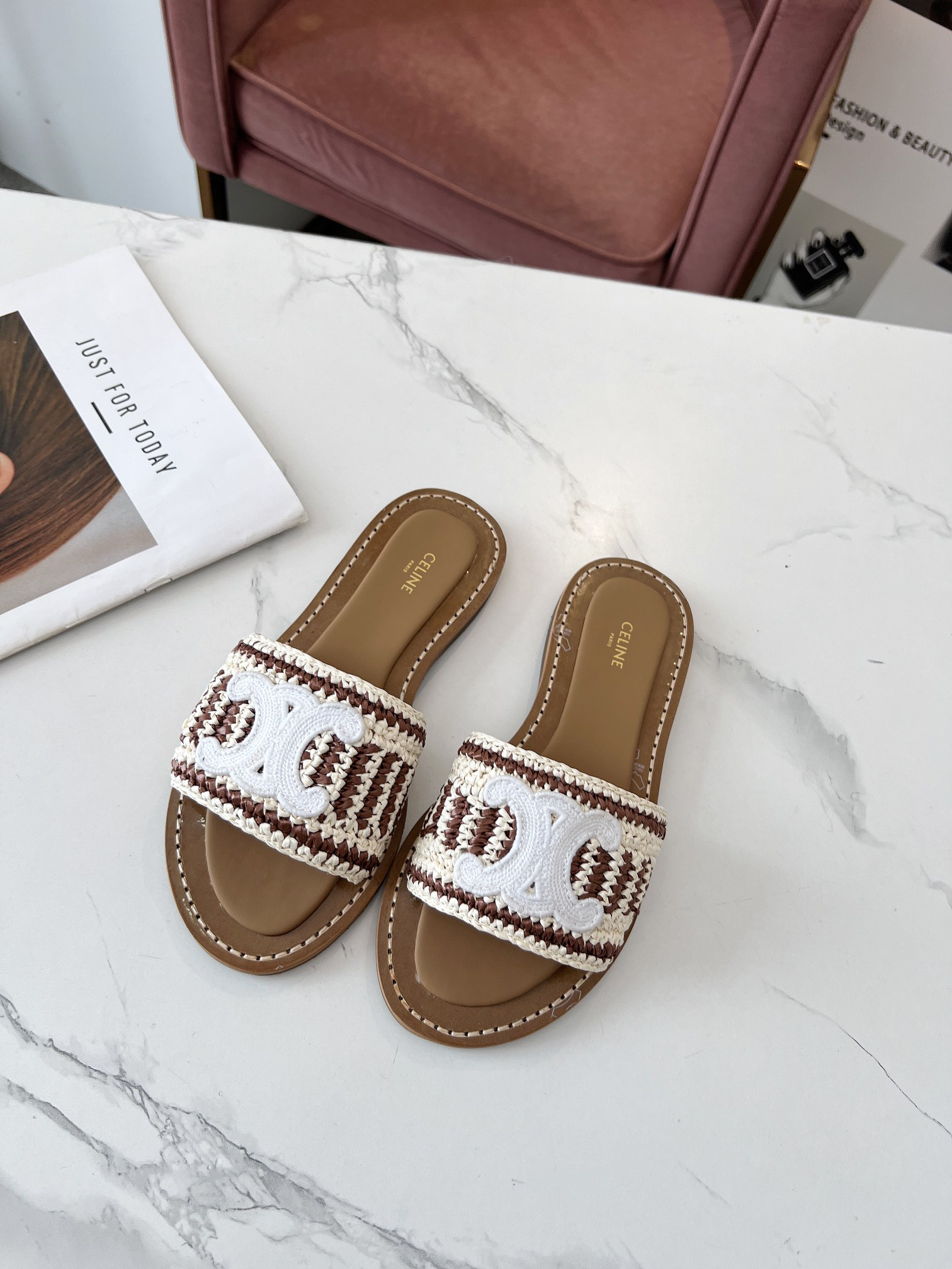 セリーヌです「CELINE」【新商品】セリーヌ トリオンフ ミュール / スライドシューズ