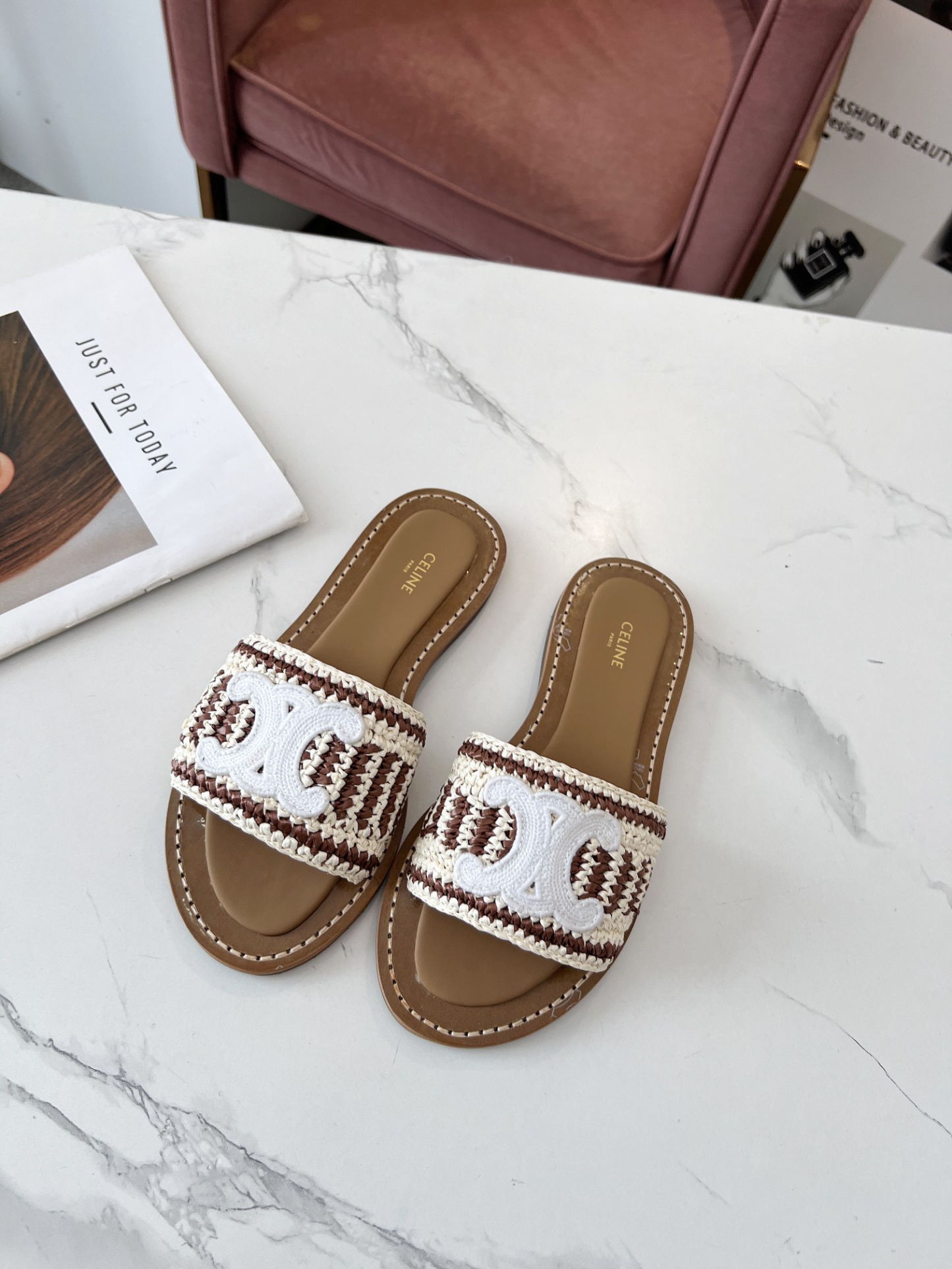 セリーヌです「CELINE」【新商品】セリーヌ トリオンフ ミュール / スライドシューズ