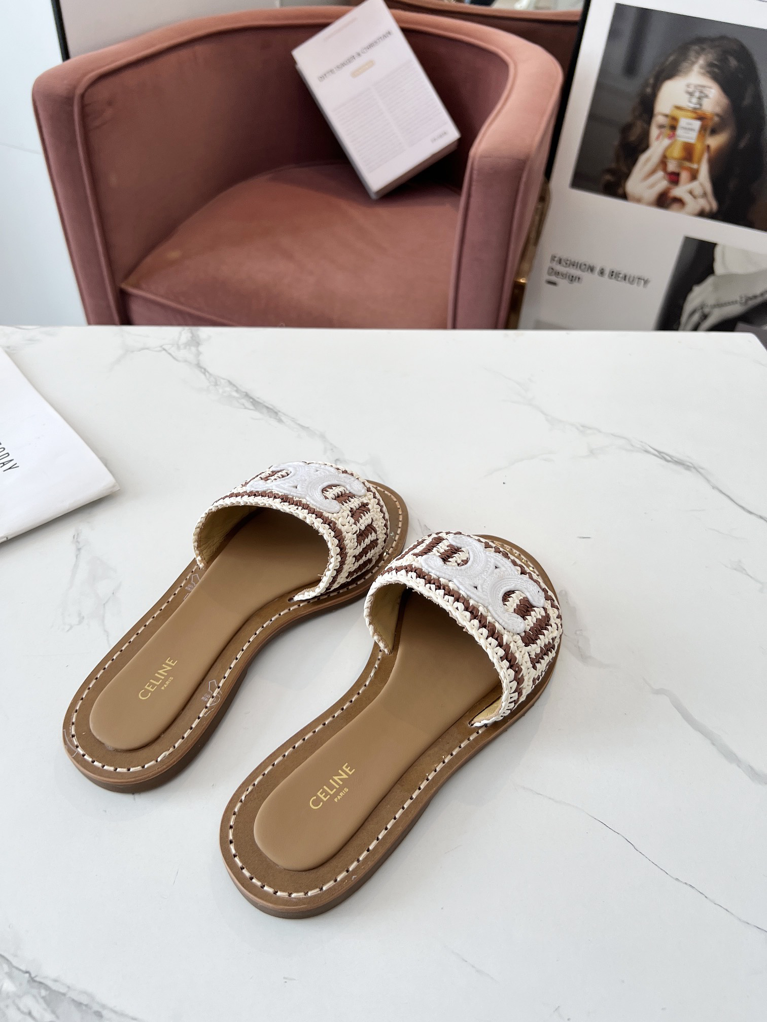 セリーヌです「CELINE」【新商品】セリーヌ トリオンフ ミュール / スライドシューズ
