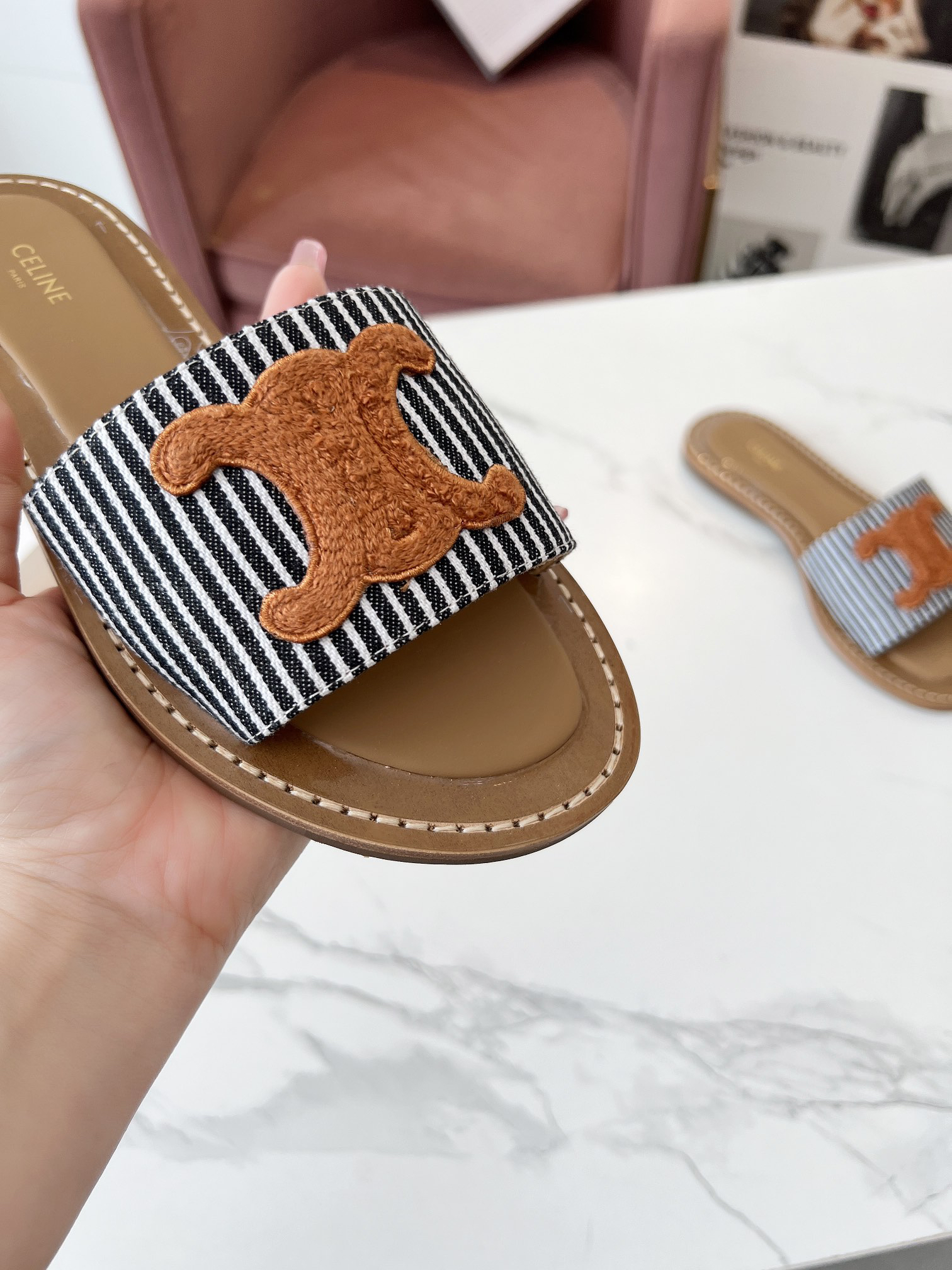 セリーヌです「CELINE」【新商品】セリーヌ トリオンフ ミュール / スライドシューズ