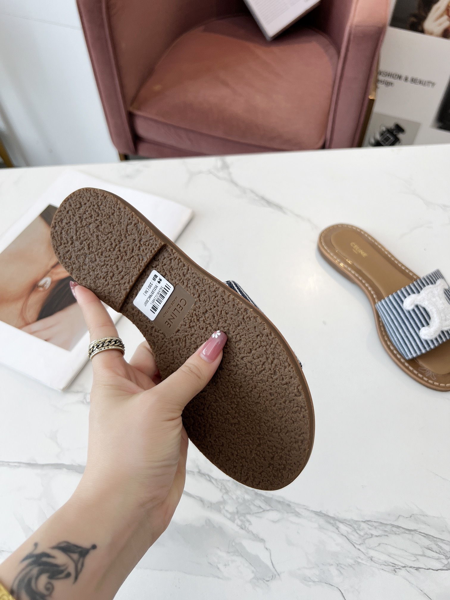 セリーヌです「CELINE」【新商品】セリーヌ トリオンフ ミュール / スライドシューズ
