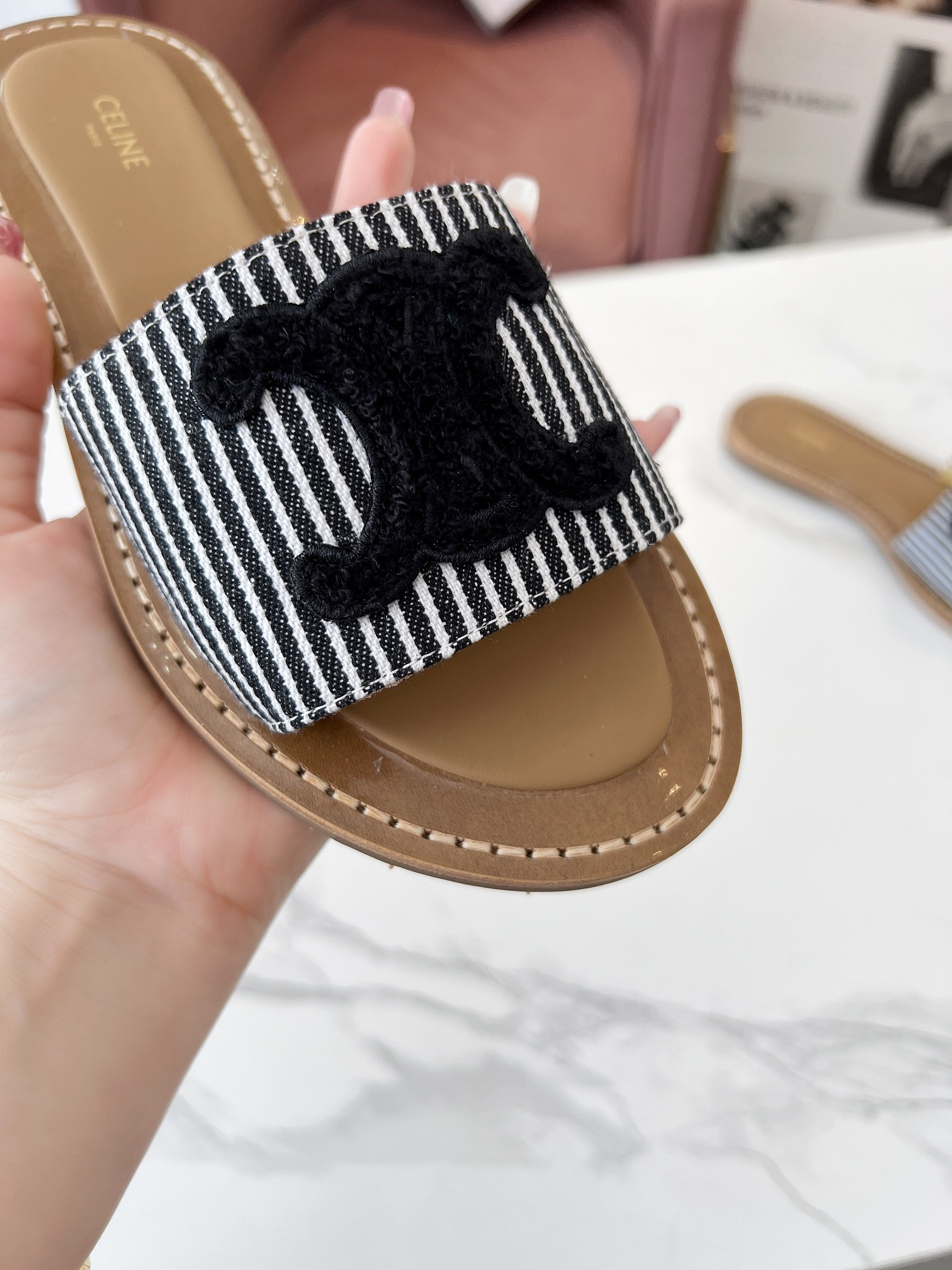 セリーヌです「CELINE」【新商品】セリーヌ トリオンフ ミュール / スライドシューズ