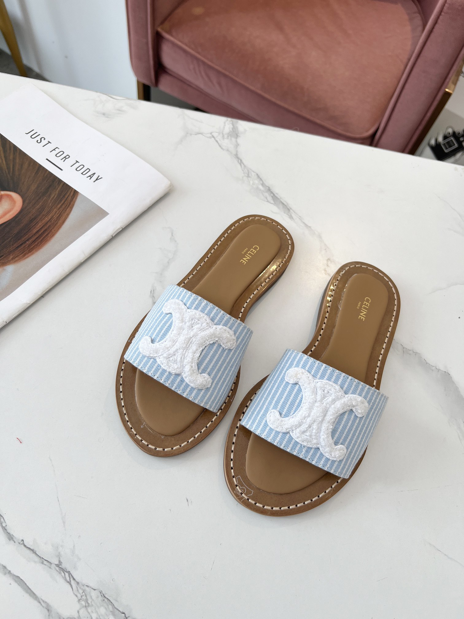 セリーヌです「CELINE」【新商品】セリーヌ トリオンフ ミュール / スライドシューズ