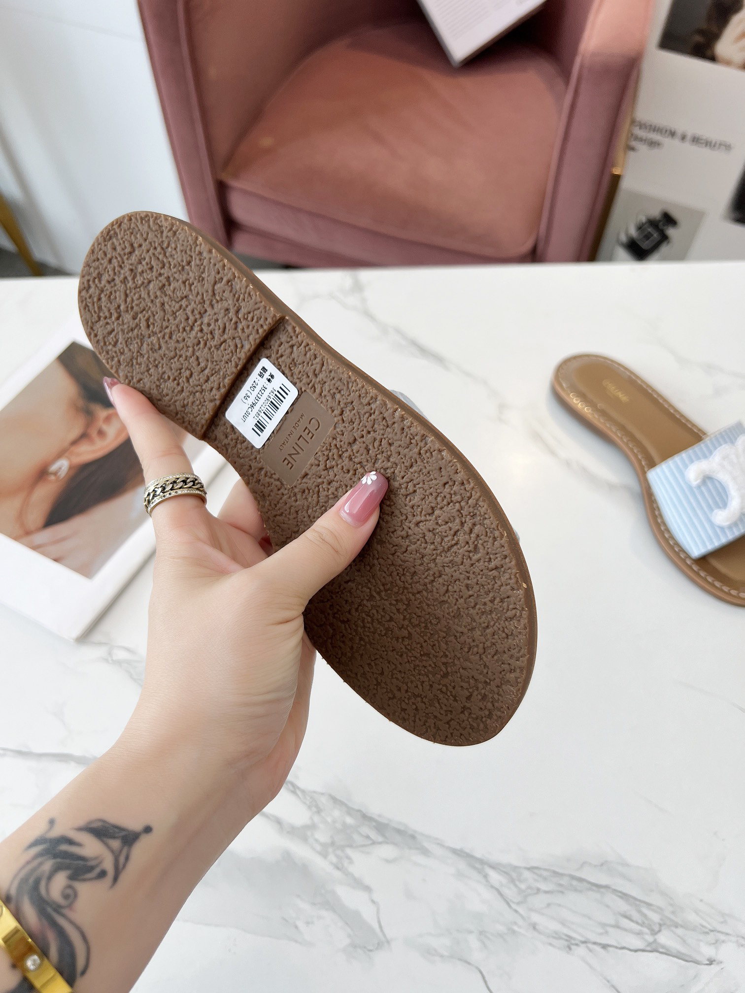 セリーヌです「CELINE」【新商品】セリーヌ トリオンフ ミュール / スライドシューズ