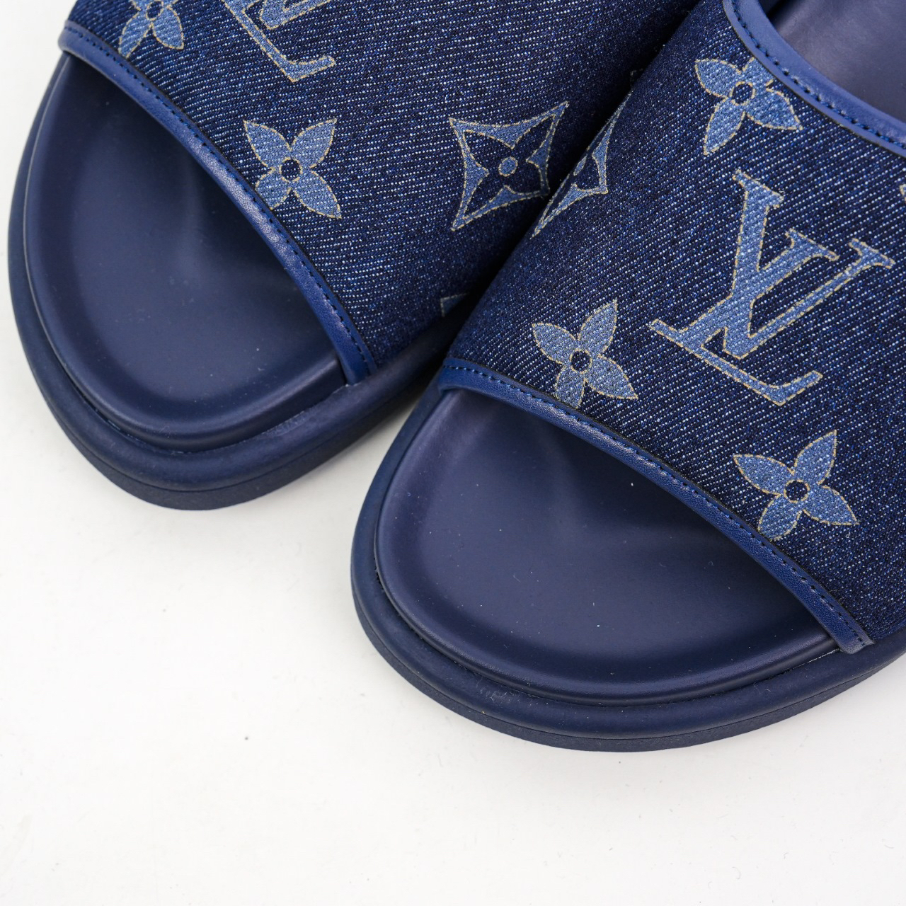 ルイ・ヴィトン「Louis Vuitton」ルイ・ヴィトン LV サンセット フラット コンフォート サンダル / スライドサンダル