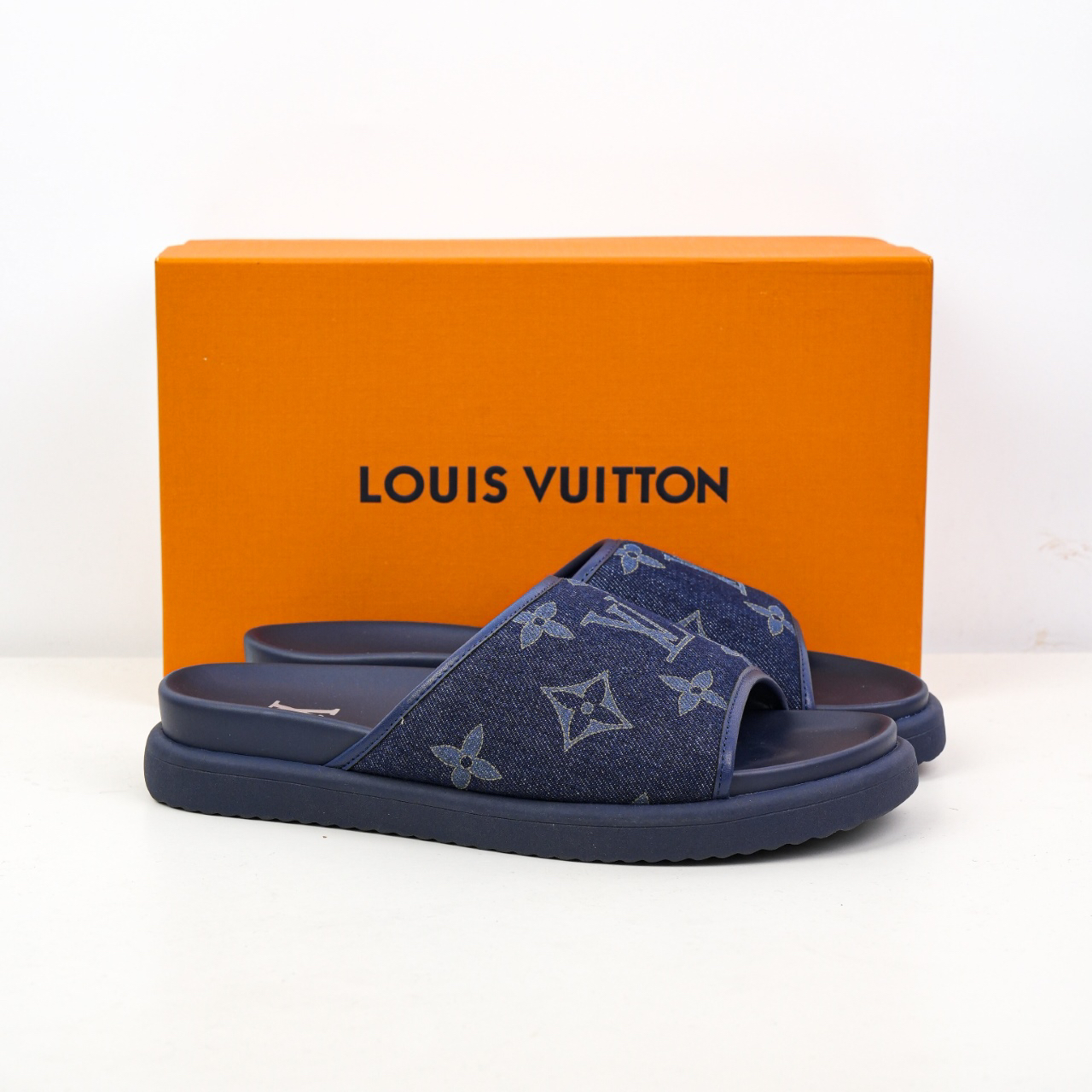 ルイ・ヴィトン「Louis Vuitton」ルイ・ヴィトン LV サンセット フラット コンフォート サンダル / スライドサンダル