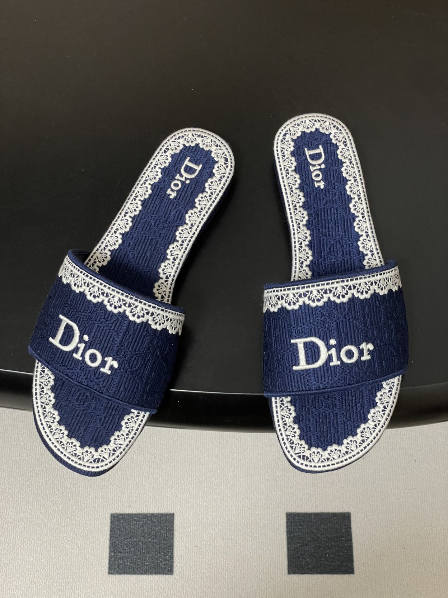 ディオール「Dior」【今年の新商品】ディオール ディオリビエラ レース×3D刺繍ミュール / スライドサンダル