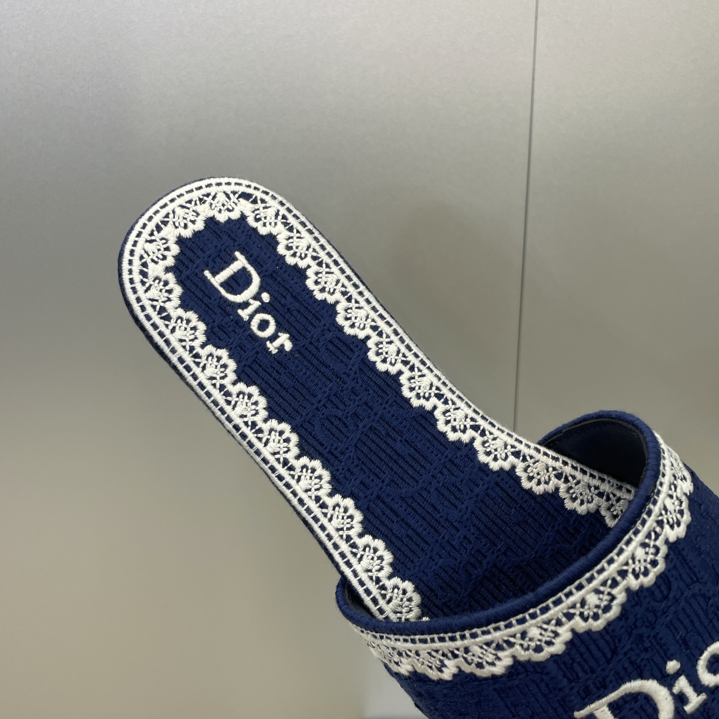 ディオール「Dior」【今年の新商品】ディオール ディオリビエラ レース×3D刺繍ミュール / スライドサンダル