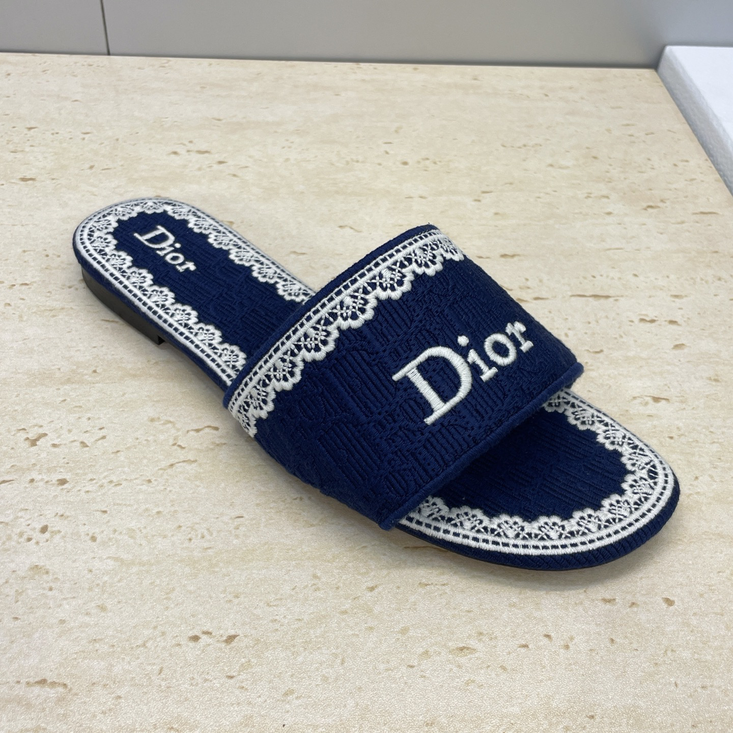 ディオール「Dior」【今年の新商品】ディオール ディオリビエラ レース×3D刺繍ミュール / スライドサンダル