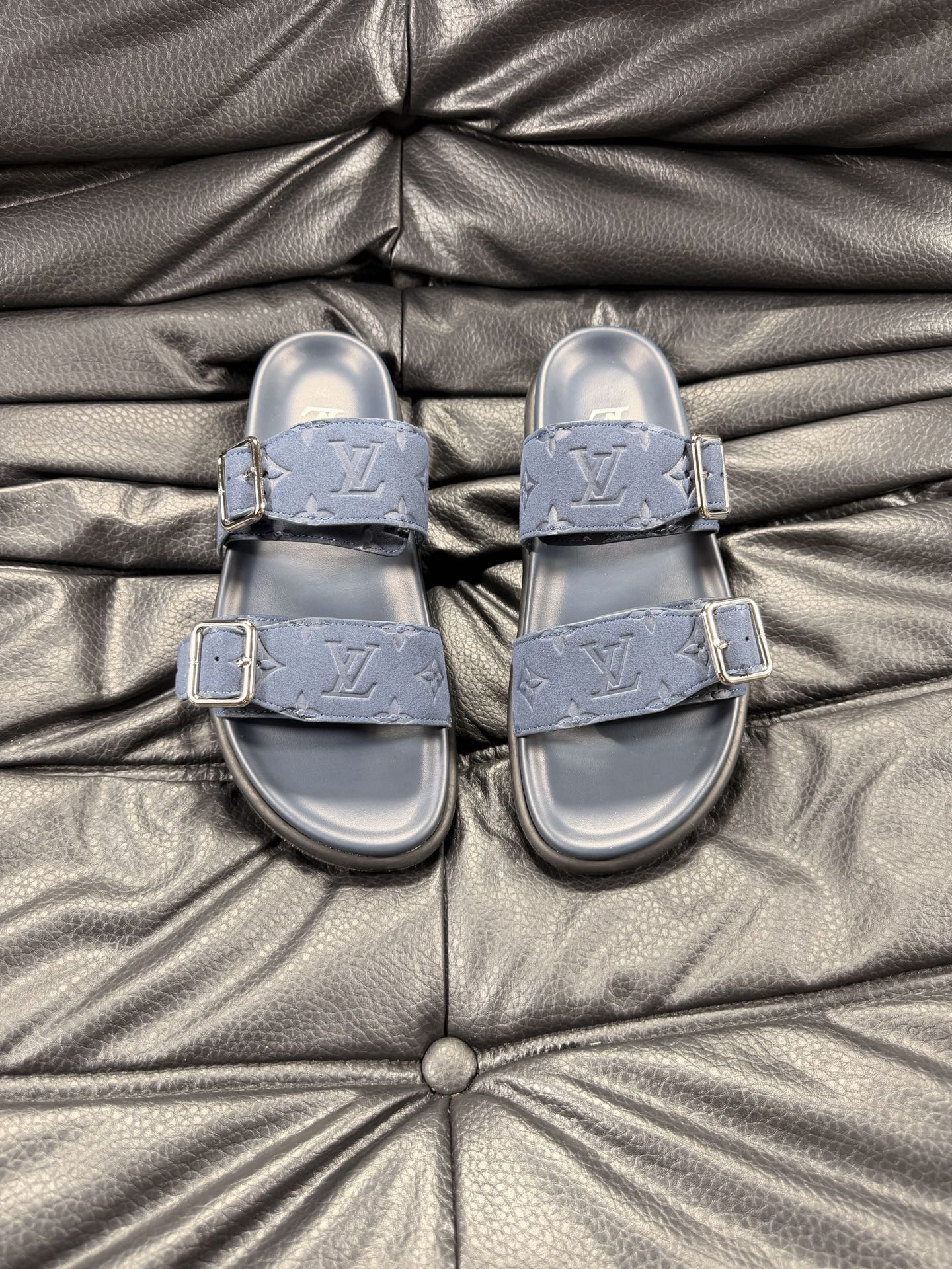 ルイ・ヴィトン「Louis Vuitton」ルイ・ヴィトン LV サンセット フラット コンフォート サンダル（モノグラムキャンバス） / スライドサンダル