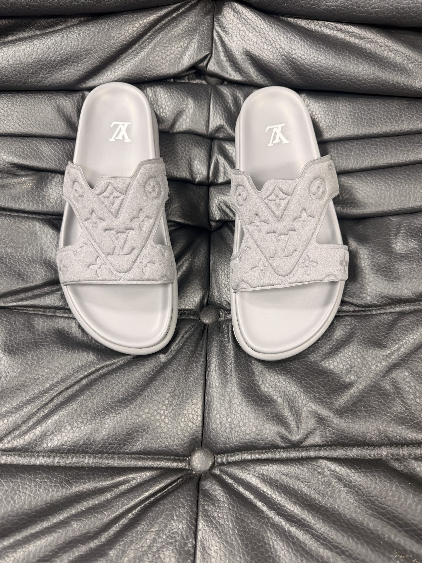 ルイ・ヴィトン「Louis Vuitton」ルイ・ヴィトン モノグラム スライドサンダル / スリッポン