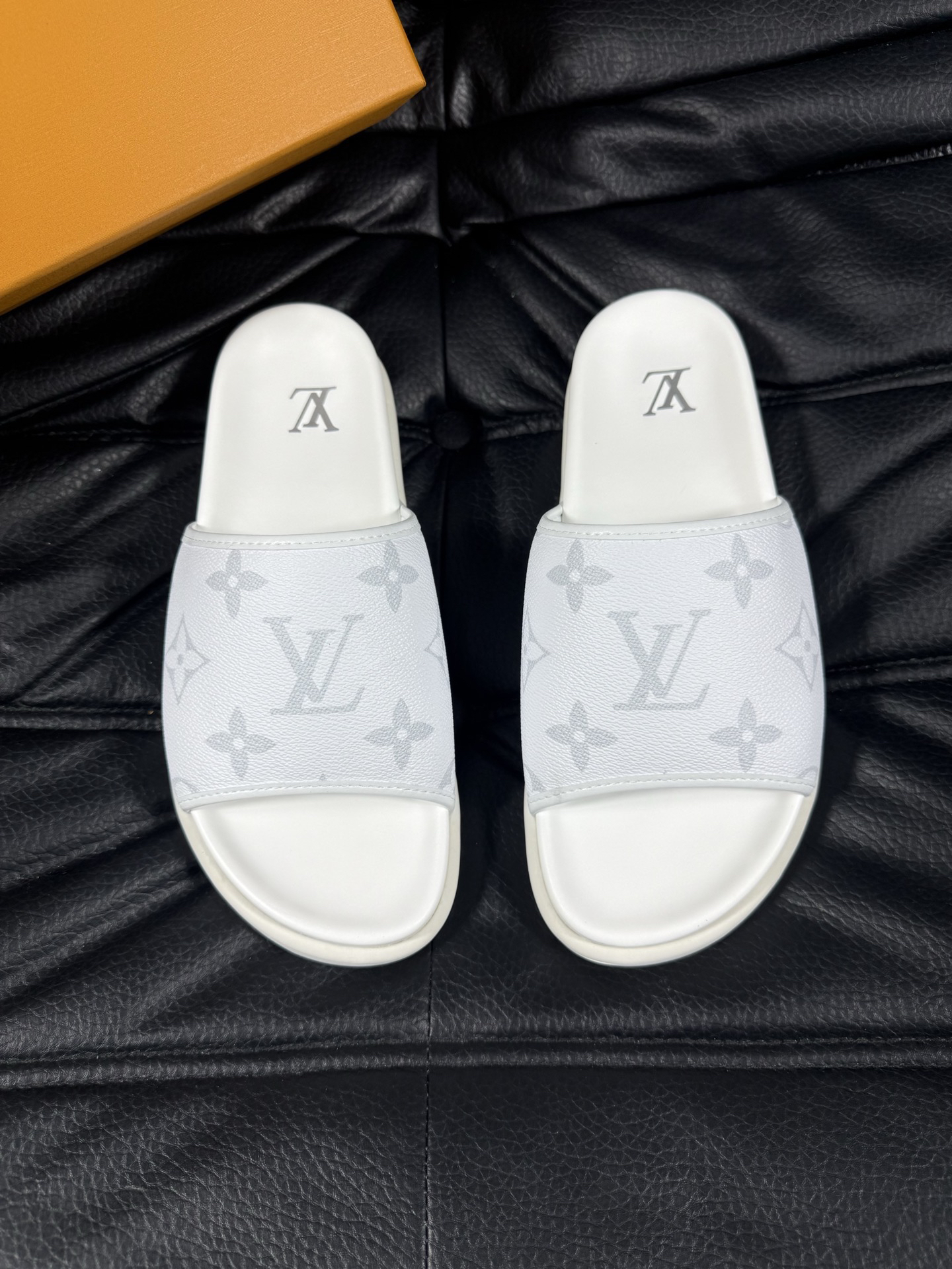 ルイ・ヴィトン「Louis Vuitton」ルイ・ヴィトン モノグラム スライドサンダル / スリッポン
