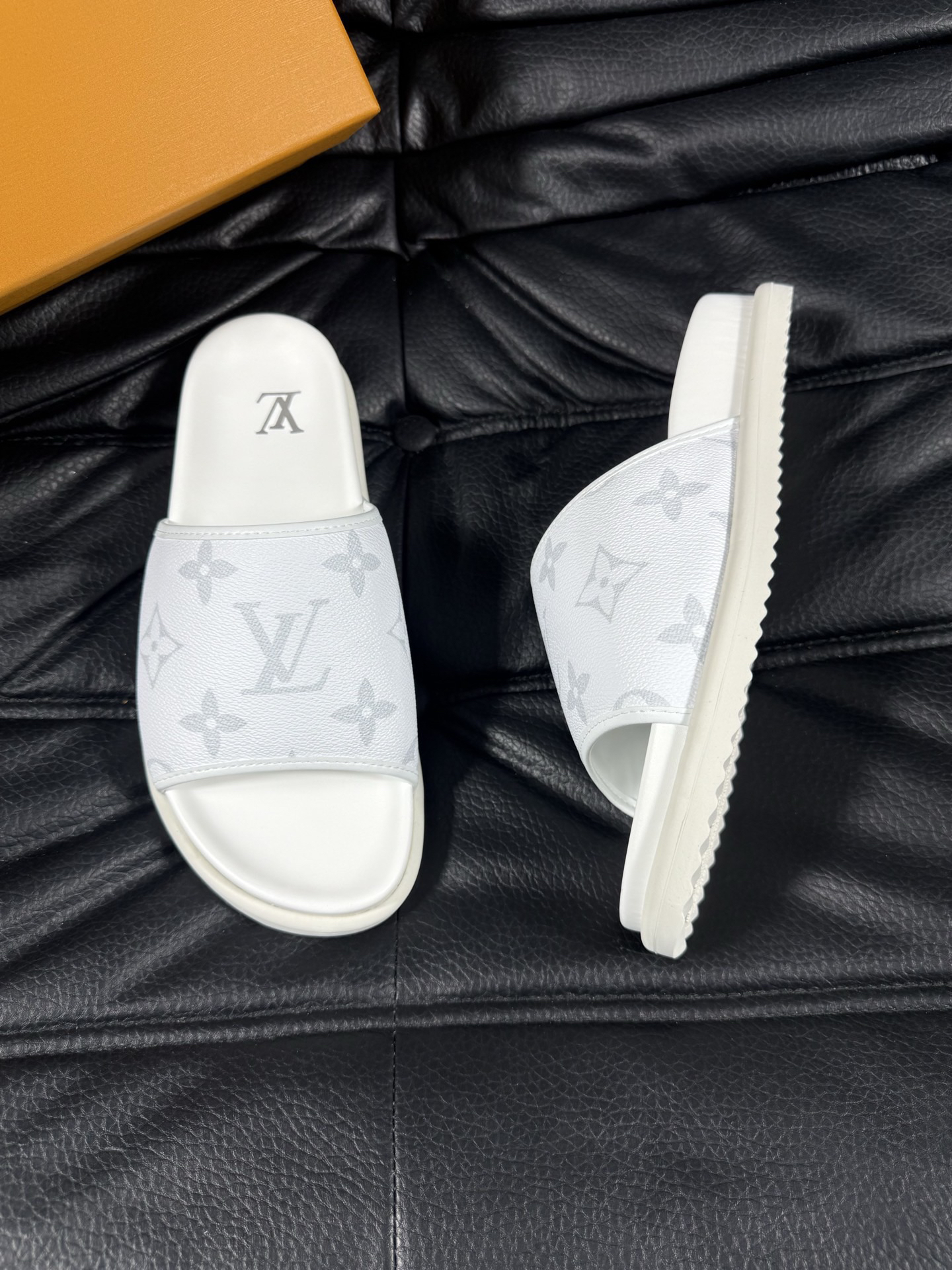 ルイ・ヴィトン「Louis Vuitton」ルイ・ヴィトン モノグラム スライドサンダル / スリッポン