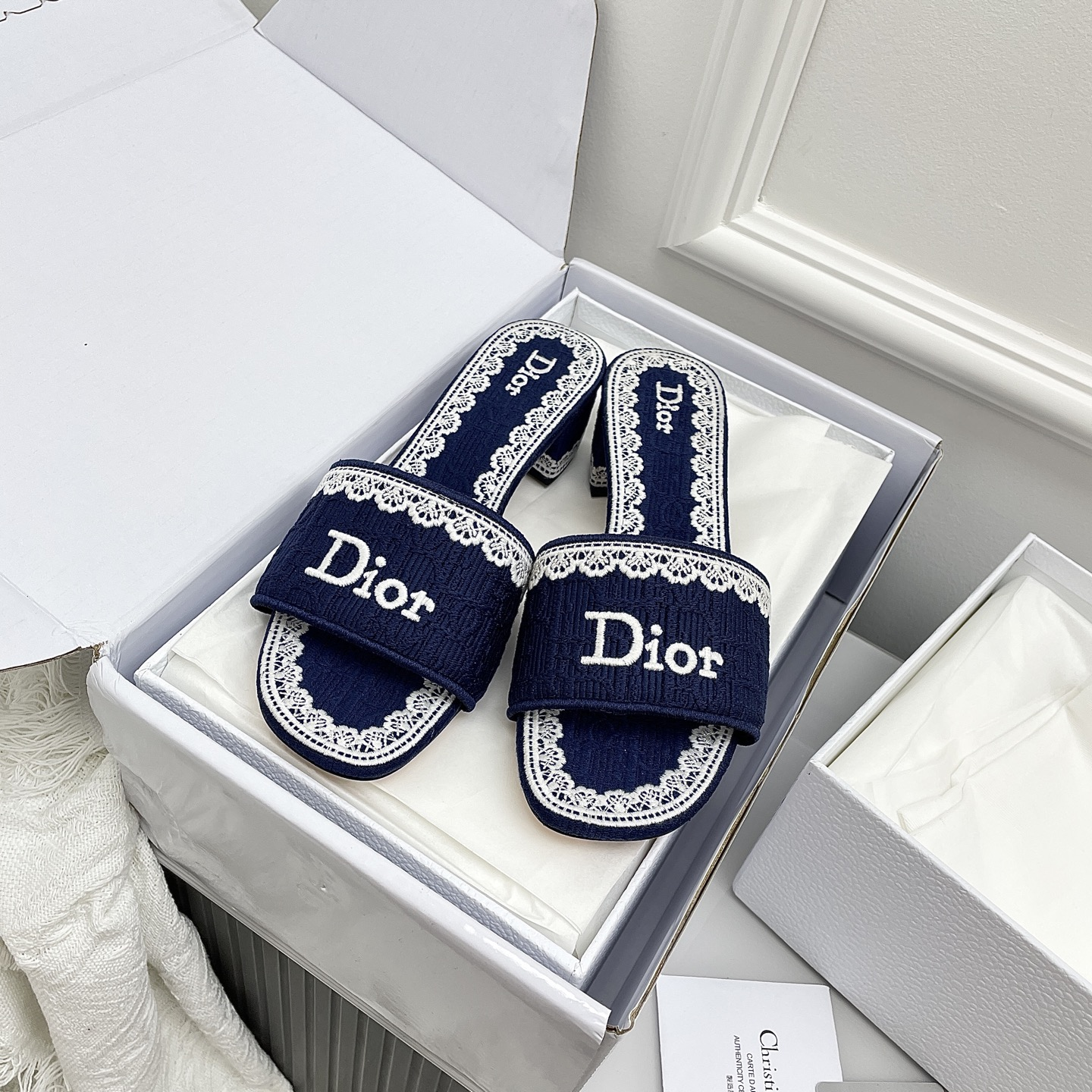 ディオール「Dior」【今年の新商品】ディオール ディオリビエラ レース×3D刺繍ミュール / スライドサンダル