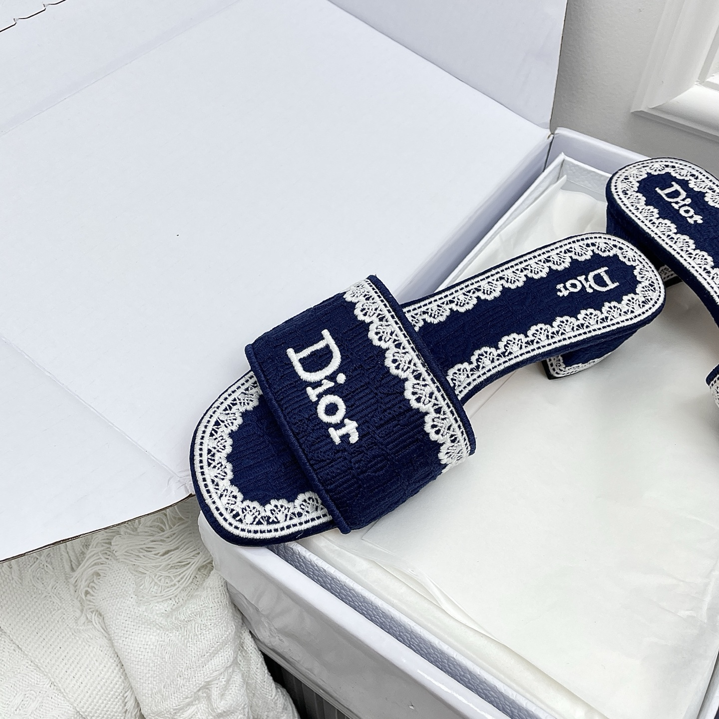 ディオール「Dior」【今年の新商品】ディオール ディオリビエラ レース×3D刺繍ミュール / スライドサンダル