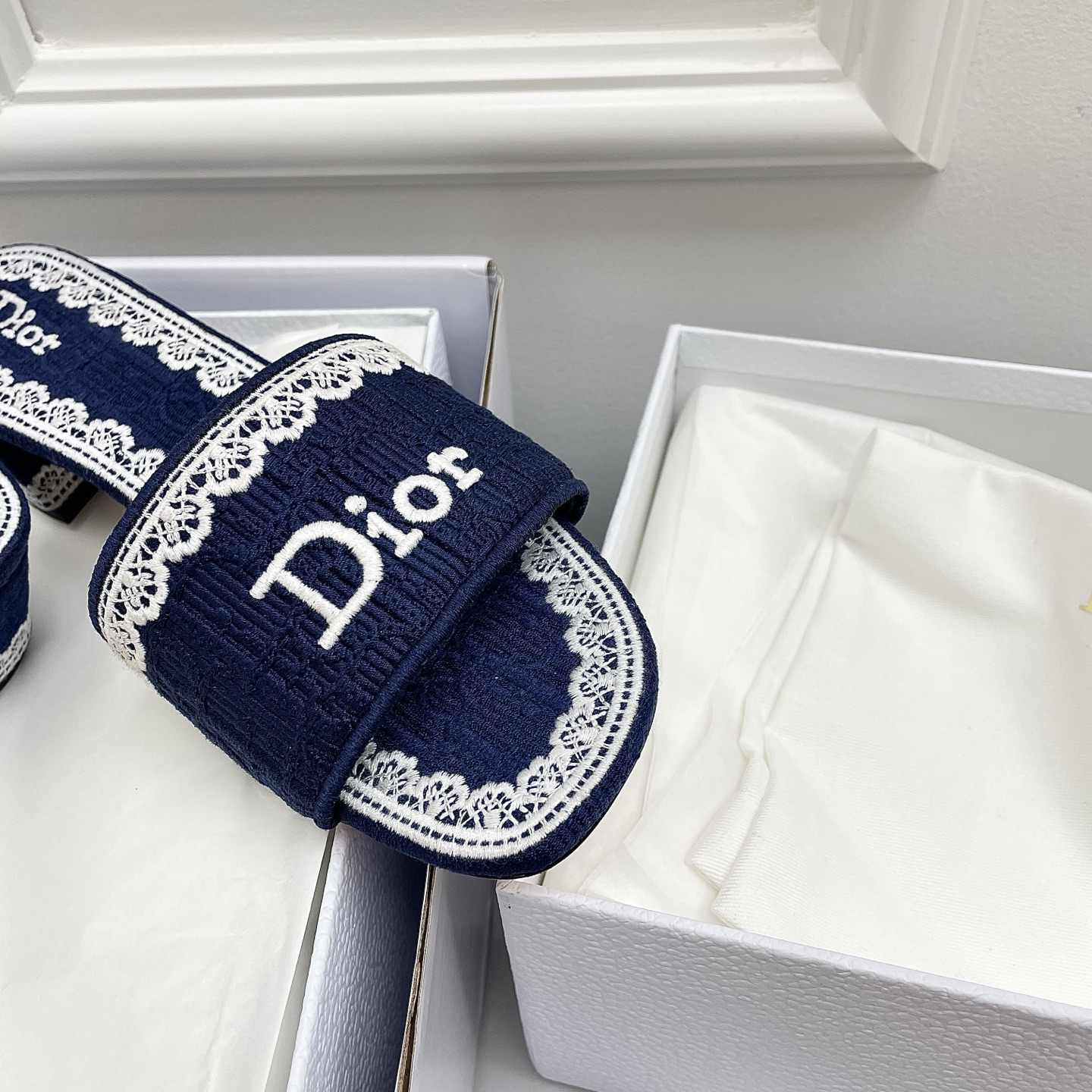 ディオール「Dior」【今年の新商品】ディオール ディオリビエラ レース×3D刺繍ミュール / スライドサンダル