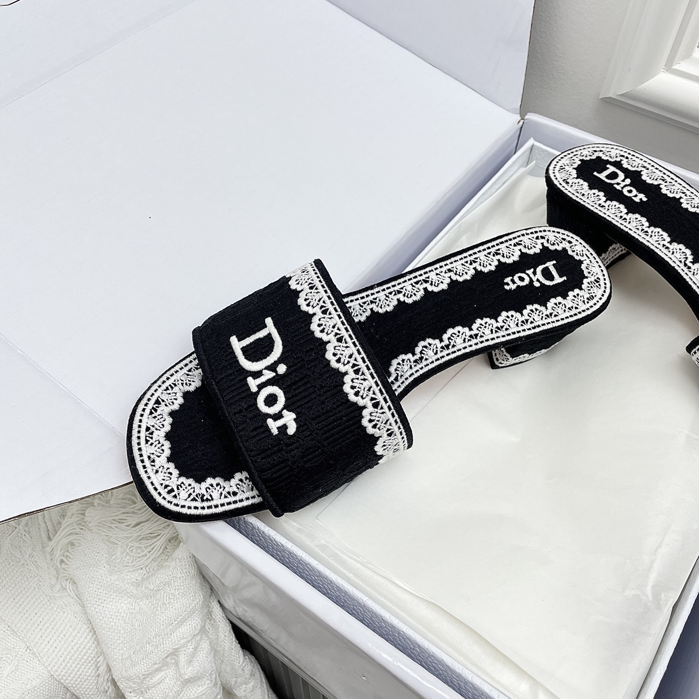 [Copy]ディオール「Dior」【今年の新商品】ディオール ディオリビエラ レース×3D刺繍ミュール / スライドサンダル