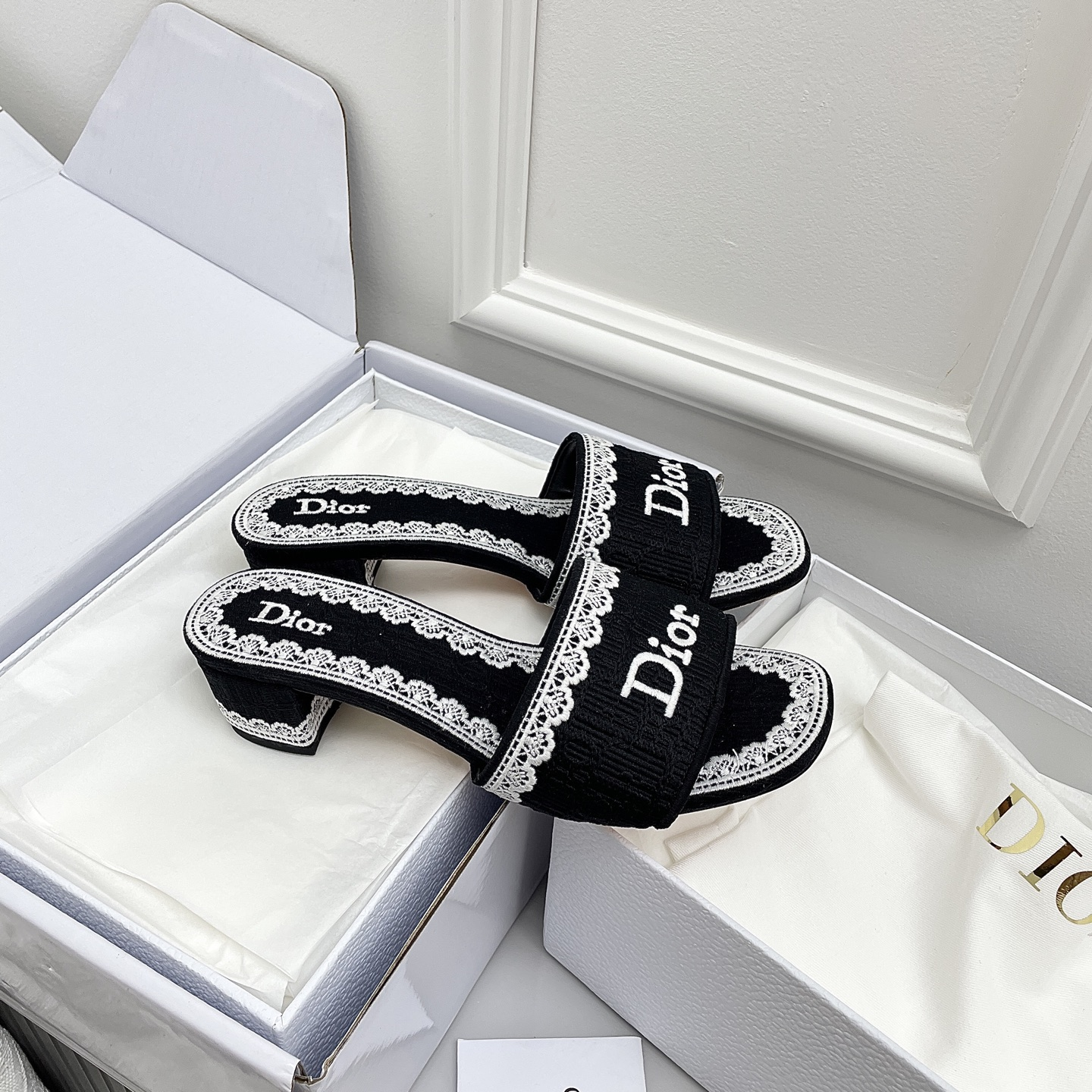 [Copy]ディオール「Dior」【今年の新商品】ディオール ディオリビエラ レース×3D刺繍ミュール / スライドサンダル