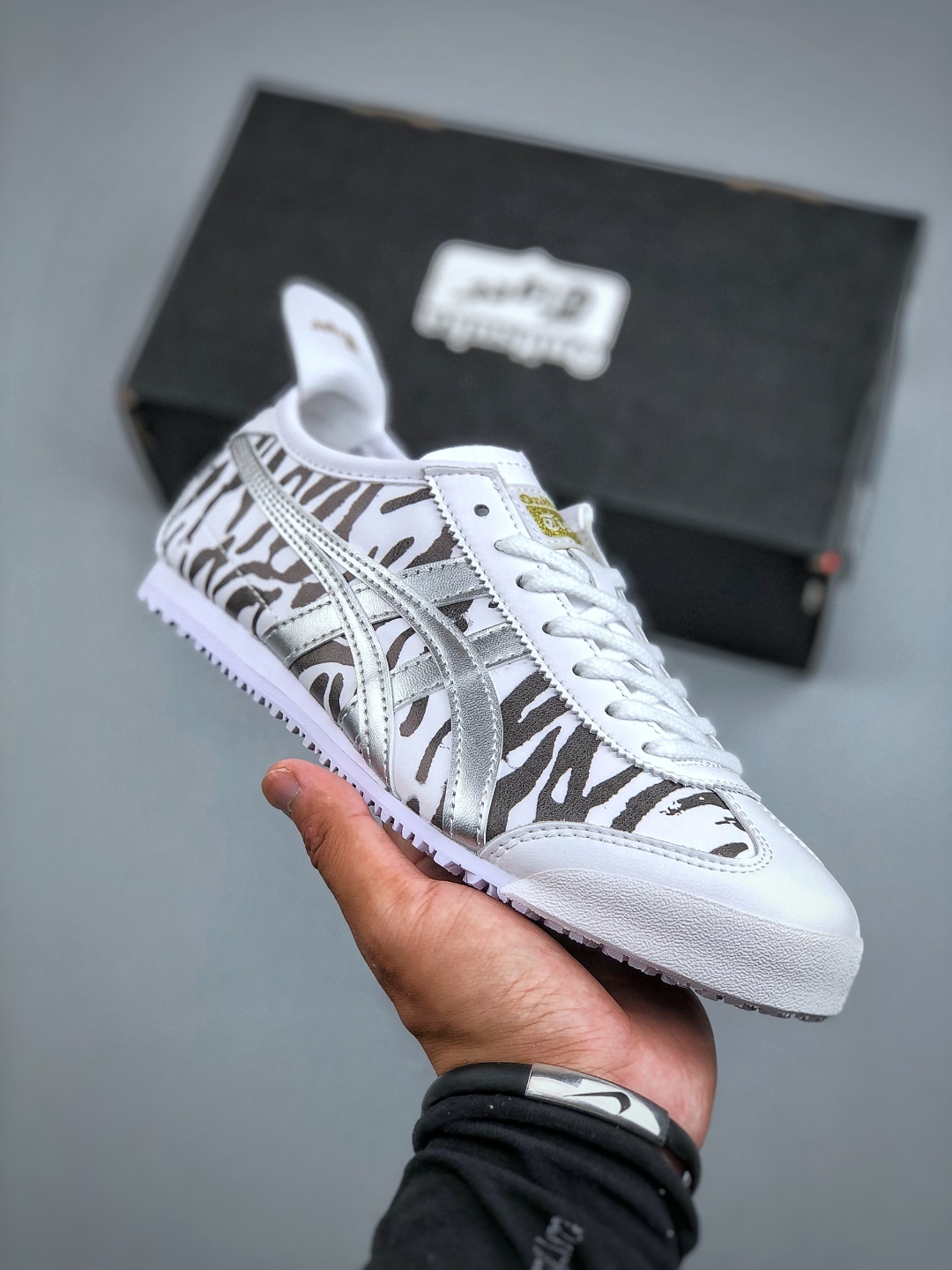 オニツカタイガー「Onitsuka Tiger」MEXICO 66 スリッポン スニーカー