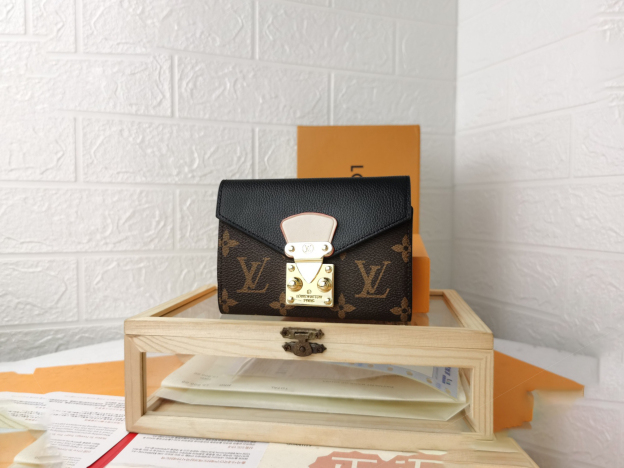 ルイ・ヴィトン(Louis Vuitton) ポルトフォイユパラス コンパクト