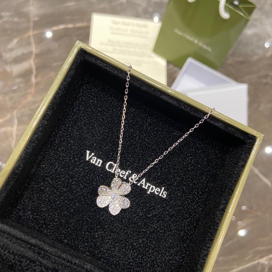 ヴァン クリーフ＆アーペル「Van Cleef & Arpels」Alhambra 18Kイエローゴールド マザーオブパール ペンダント42cm