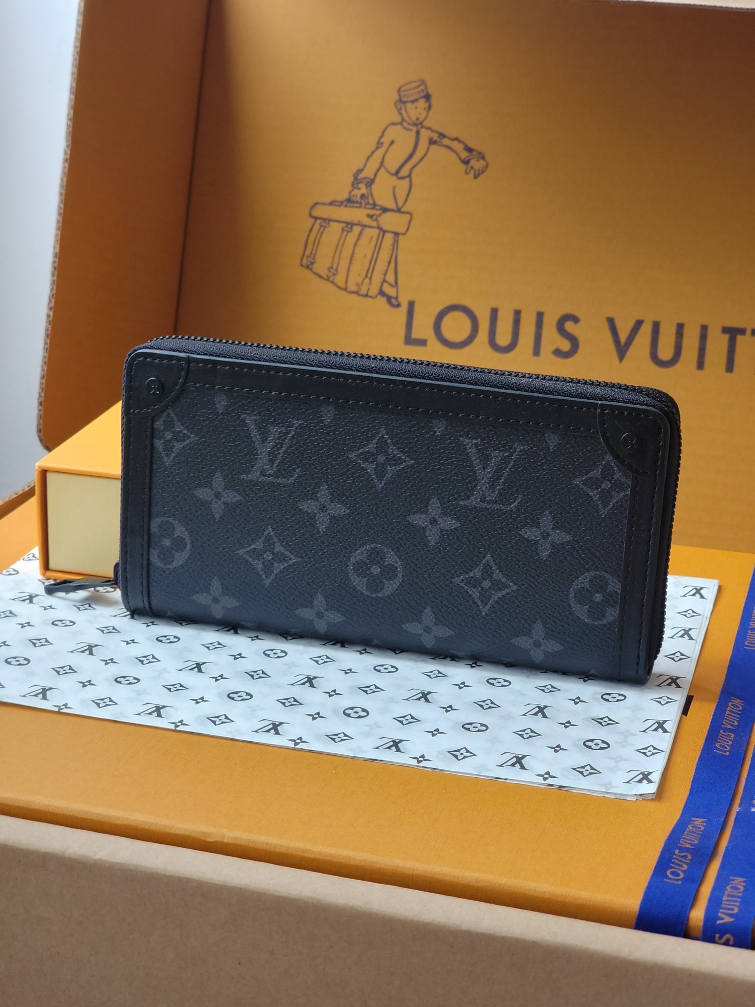 ルイ・ヴィトン「Louis Vuitton」TRUNK ラジッパー式長財布