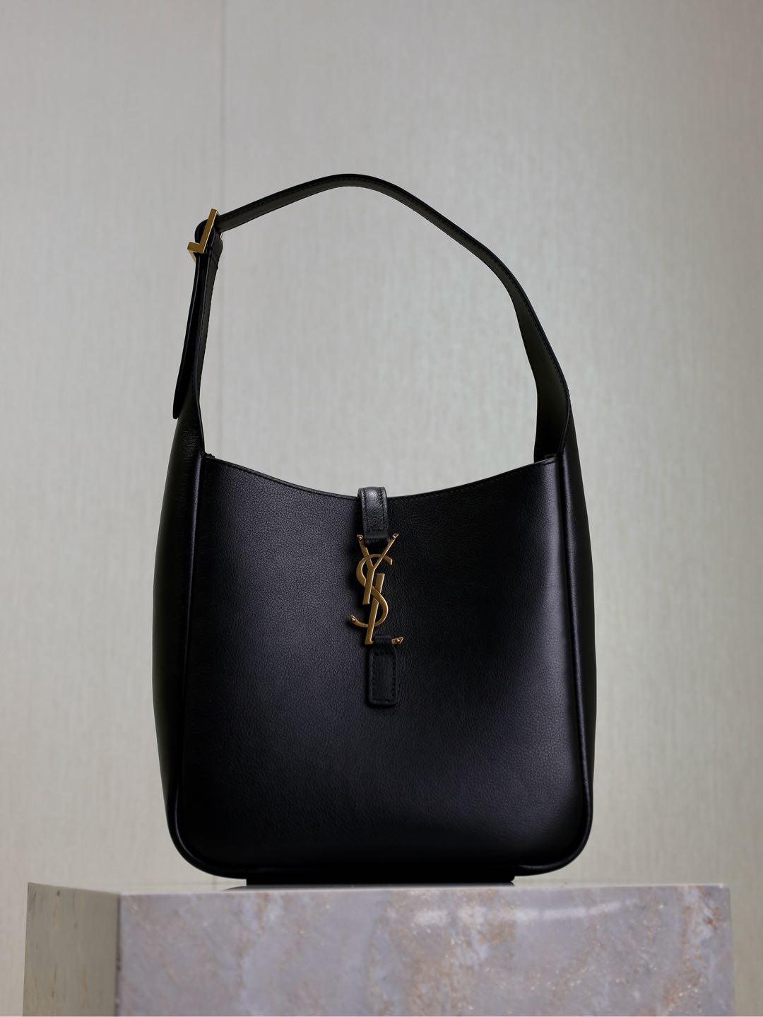 2026サンローラン「Saint Laurent LE 5 À 7 プティ スプレ グレインドレザー ショルダーバッグ