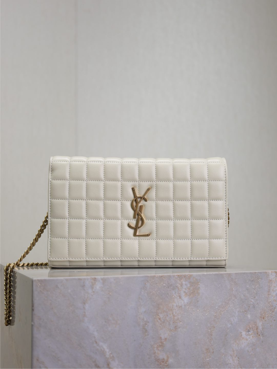 2026サンローラン「SAINT LAURENT CASSANDRE チェーンウォレット（WOC）