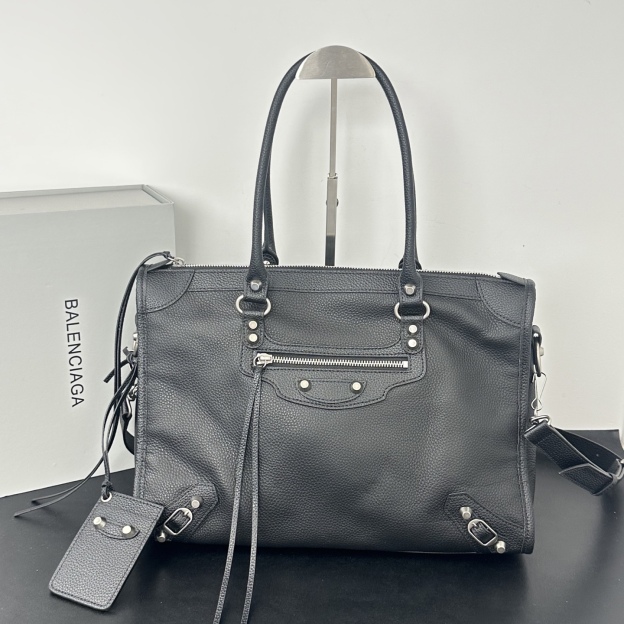 バレンシアガ「Balenciaga」バレンシアガ ル・シティ / ショルダーバッグ