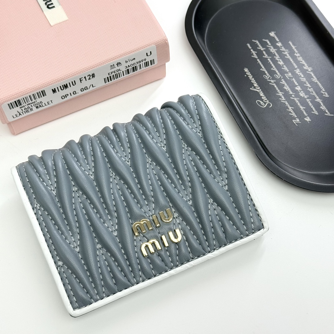 ミュウミュウ「Miu Miu」ミュウミュウ マテラッセ ラムスキン マルチウォレット F12 / コンパクトウォレット