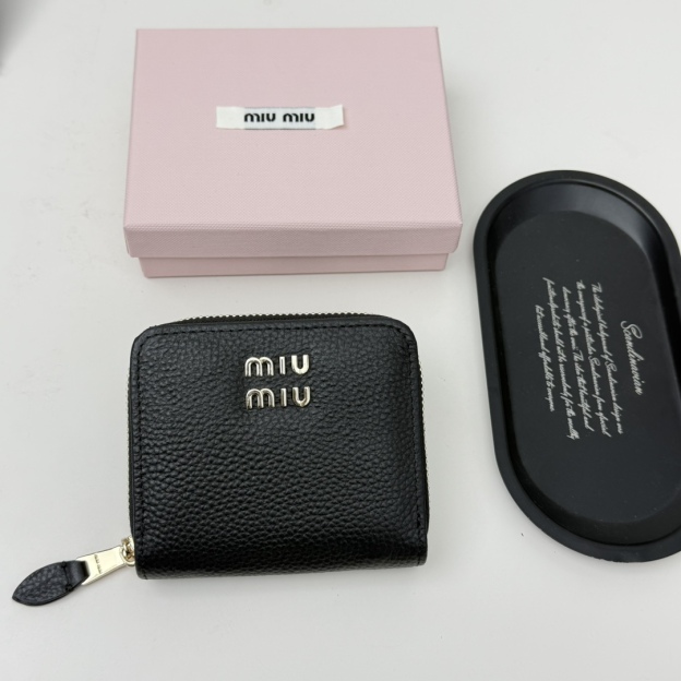 ミュウミュウ「Miu Miu」ミュウミュウ マテラッセ ラムスキン コンパクトバッグ 791 / ショルダーバッグ