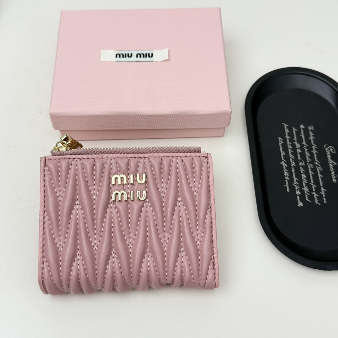 ミュウミュウ「Miu Miu」ミュウミュウ マテラッセ ラムスキン コンパクトバッグ 790 / ショルダーバッグ