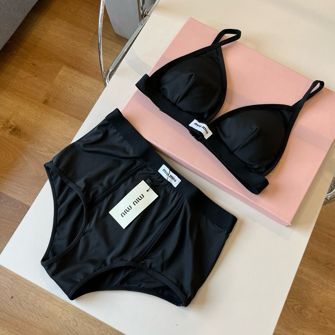 ミュウミュウ「Miu Miu」セパレート水着「2025夏季限定・人気プレミアムスイム登場！」-isetant