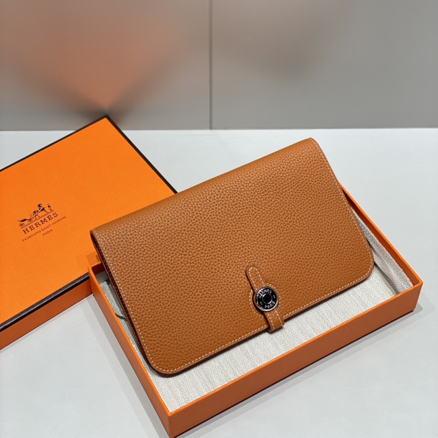 エルメス「Hermès」トゴ スキン ゴールデンブラウン パスポートケース