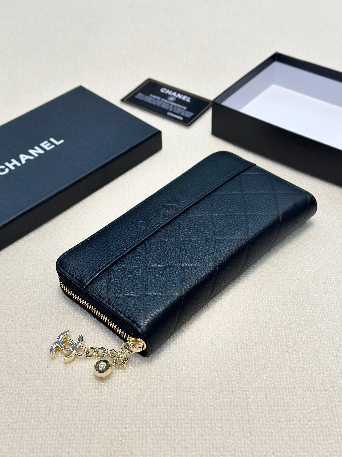 シャネル「Chanel」ロング ジップ ウォレット