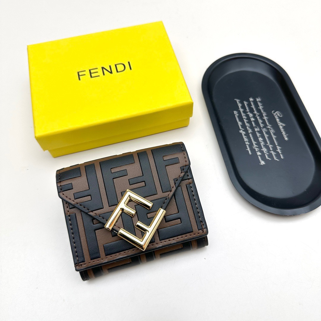フェンディ「Fendi」FFダイヤモンド財布