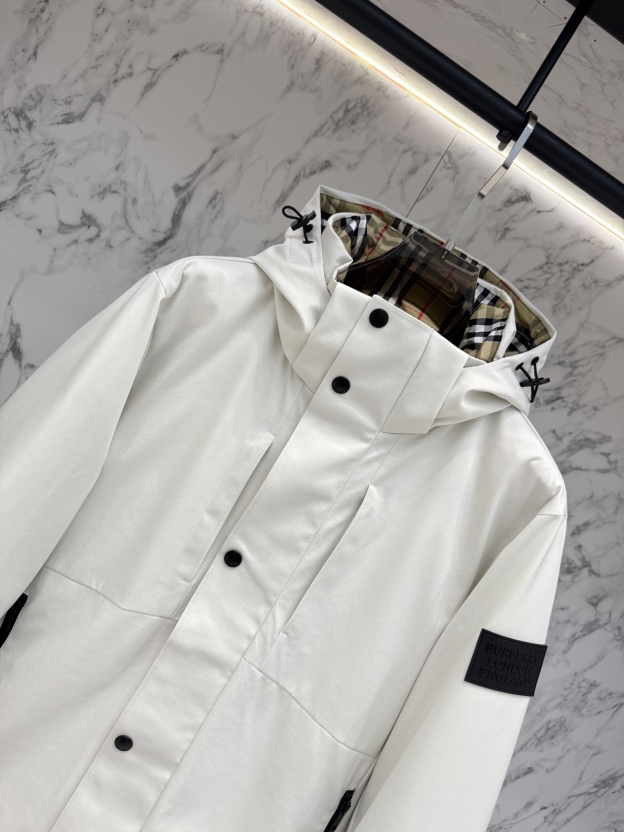 バーバリー「Burberry」秋冬フード付き防寒ダウンジャケット